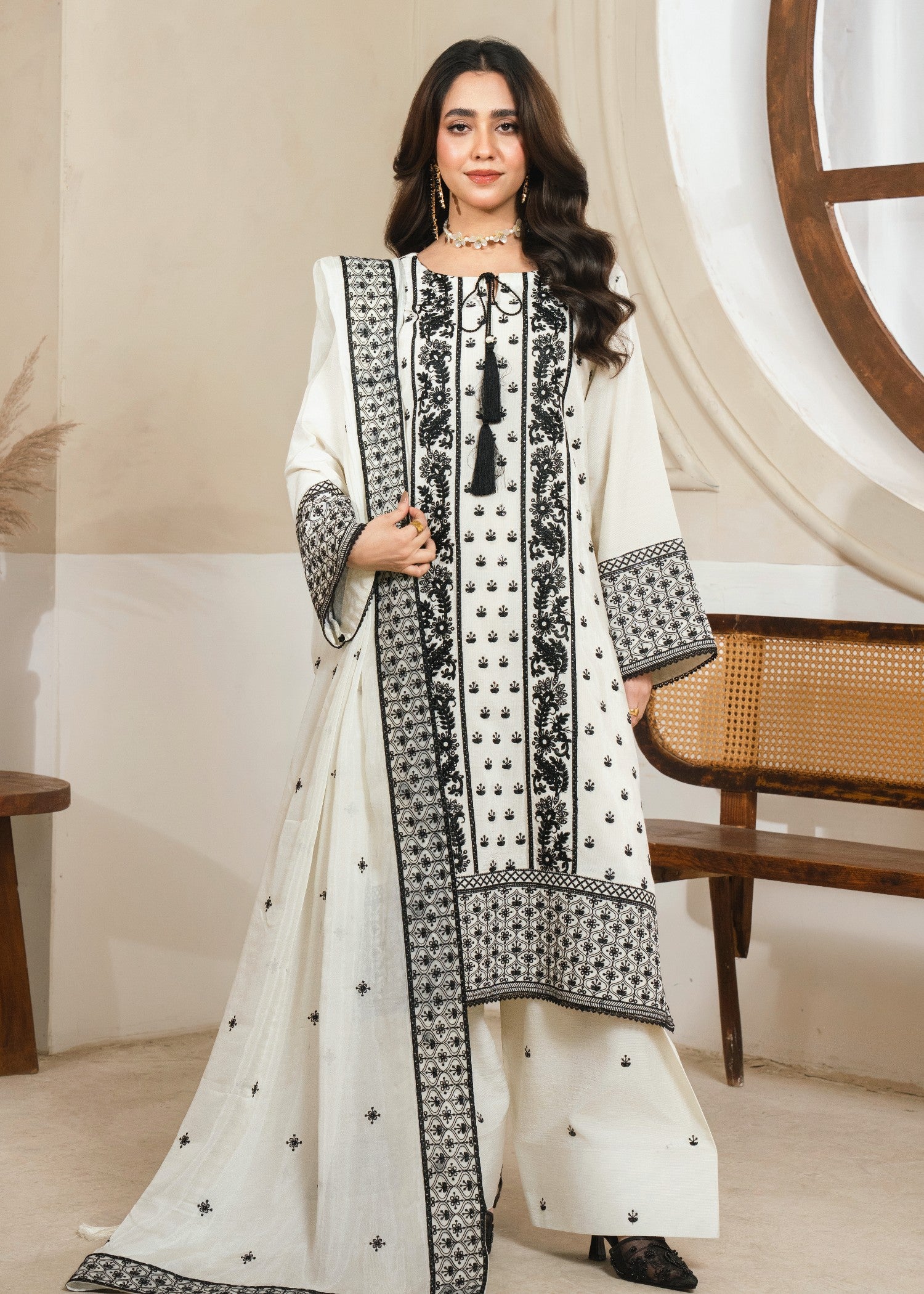 raw silk Kurta Set in Black, white