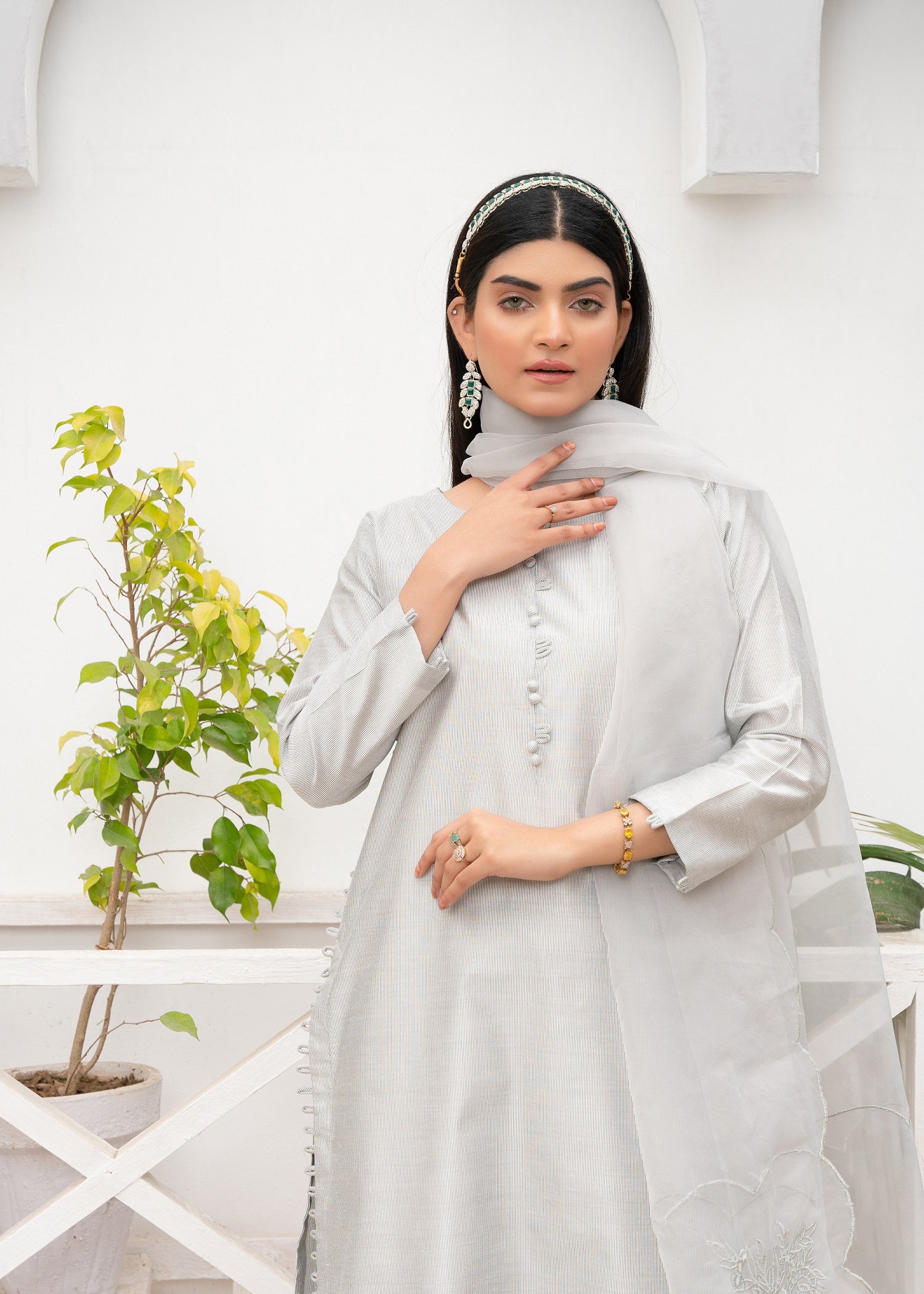 khaddi silk Kurta Set in Silver