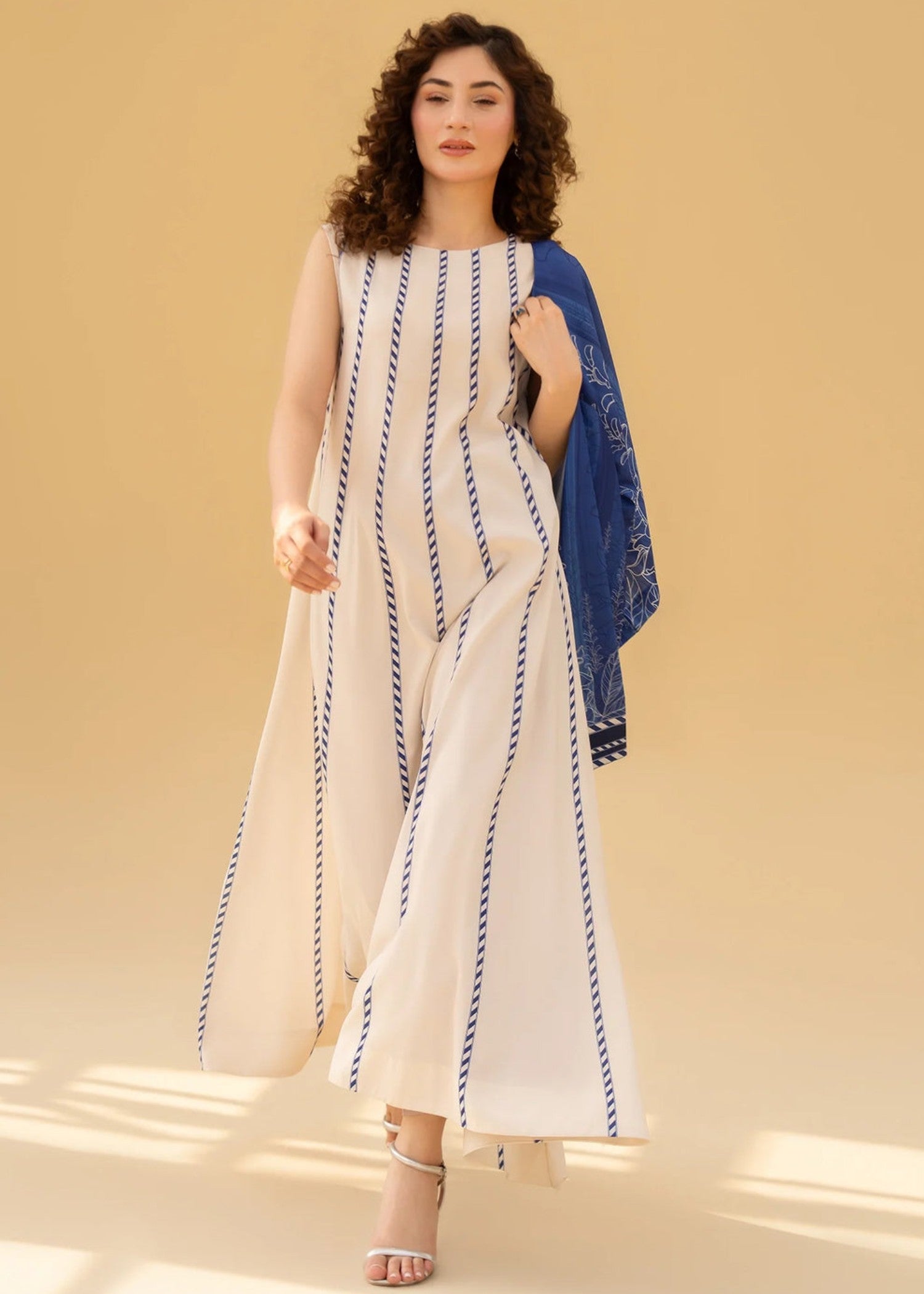 blended cambric Maxi in Pearl white