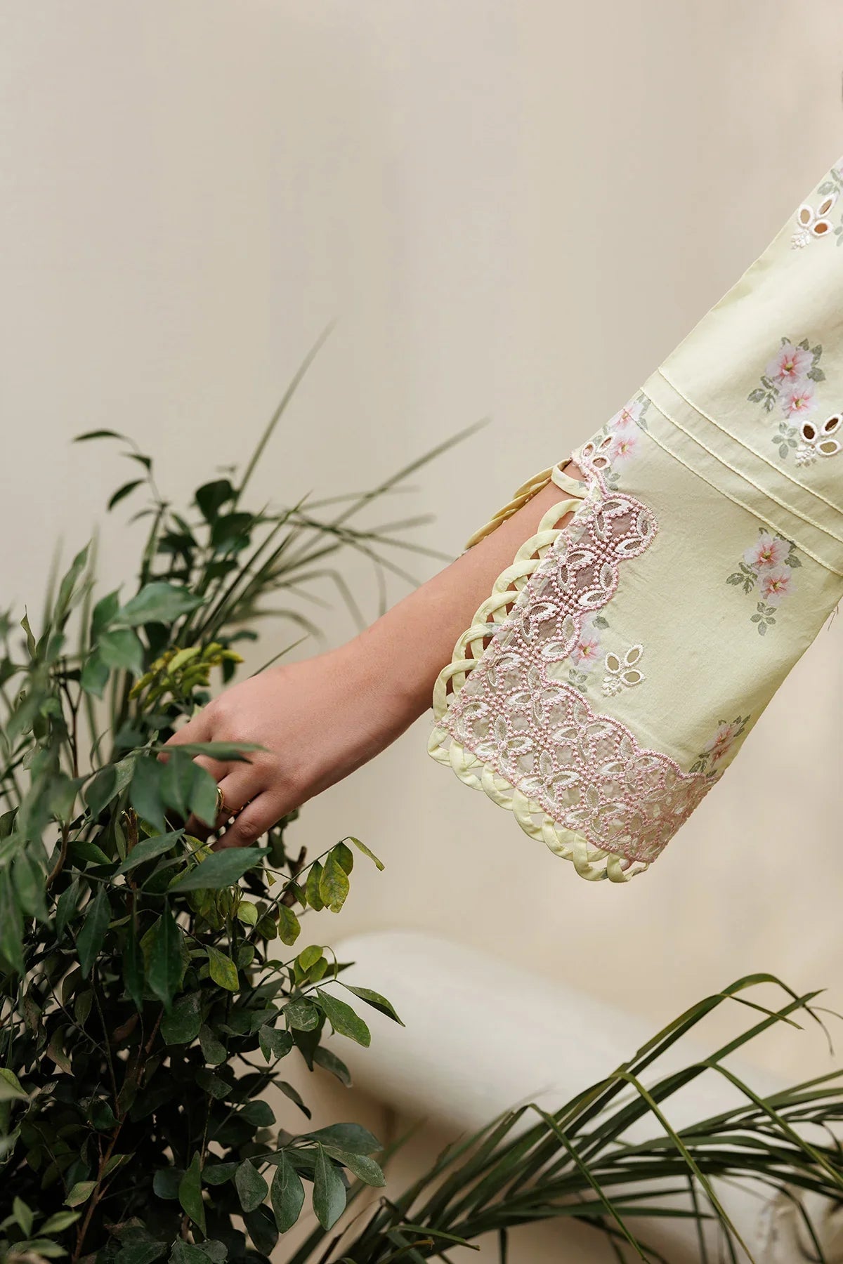 Amani Eid Lawn Pret – DAAHR