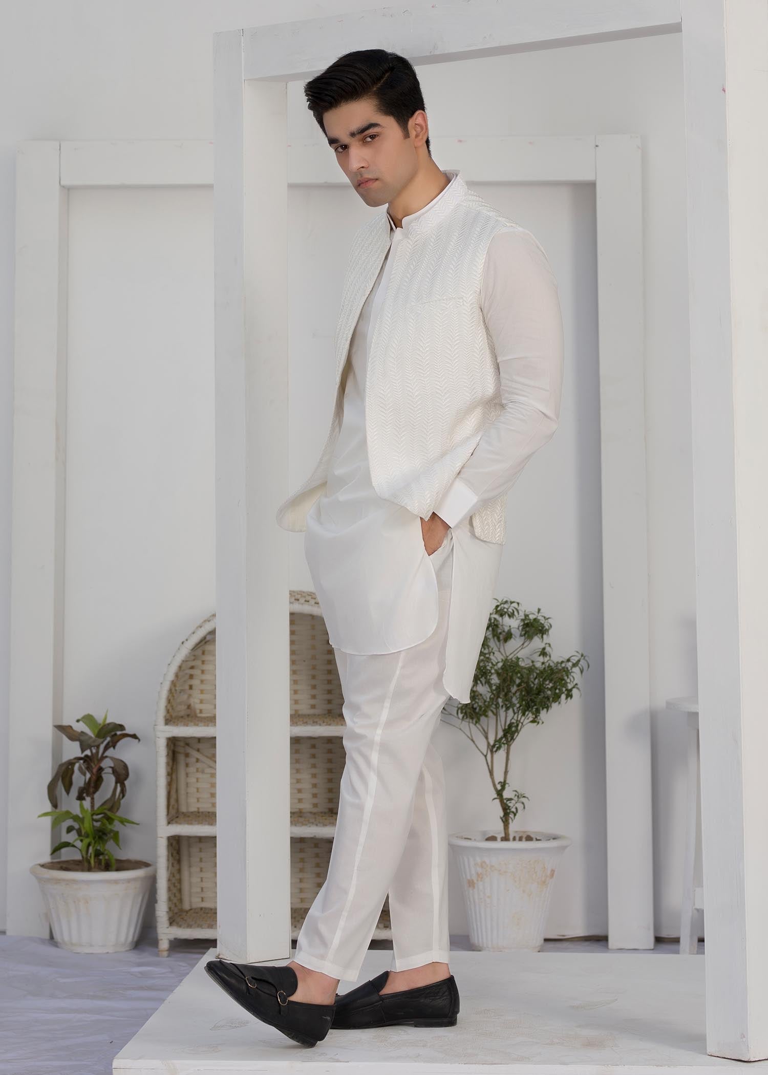 wash & wear Waistcoat in Off-white