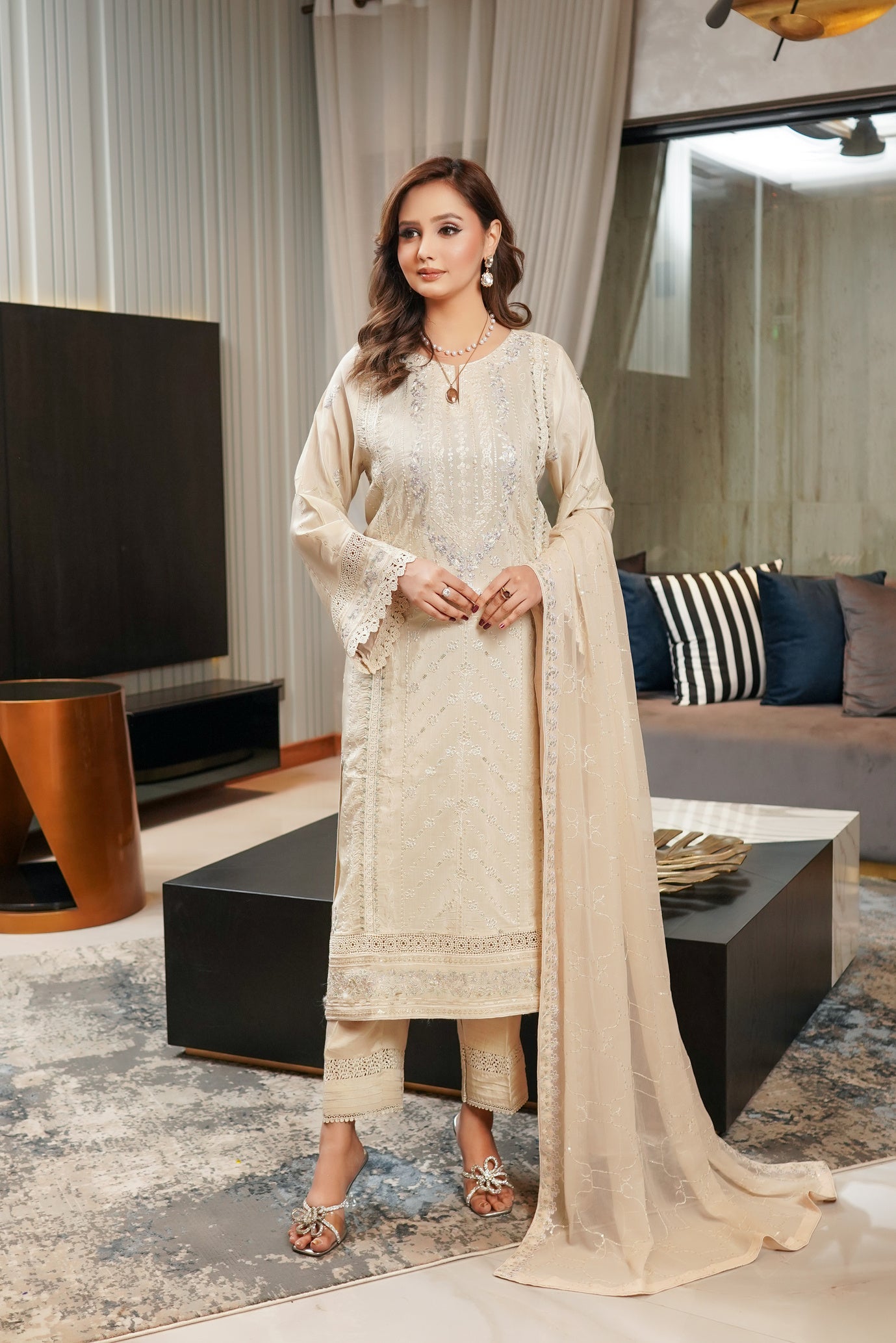 Shamooz Silk Edit Festive Pret Formals – D-9
