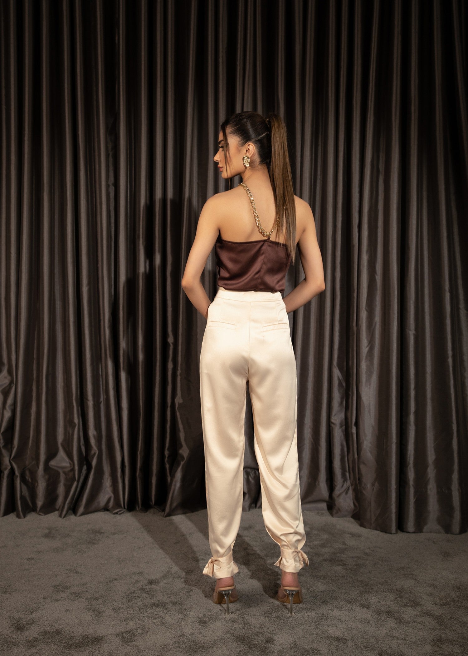 satin silk Top in Dark brown