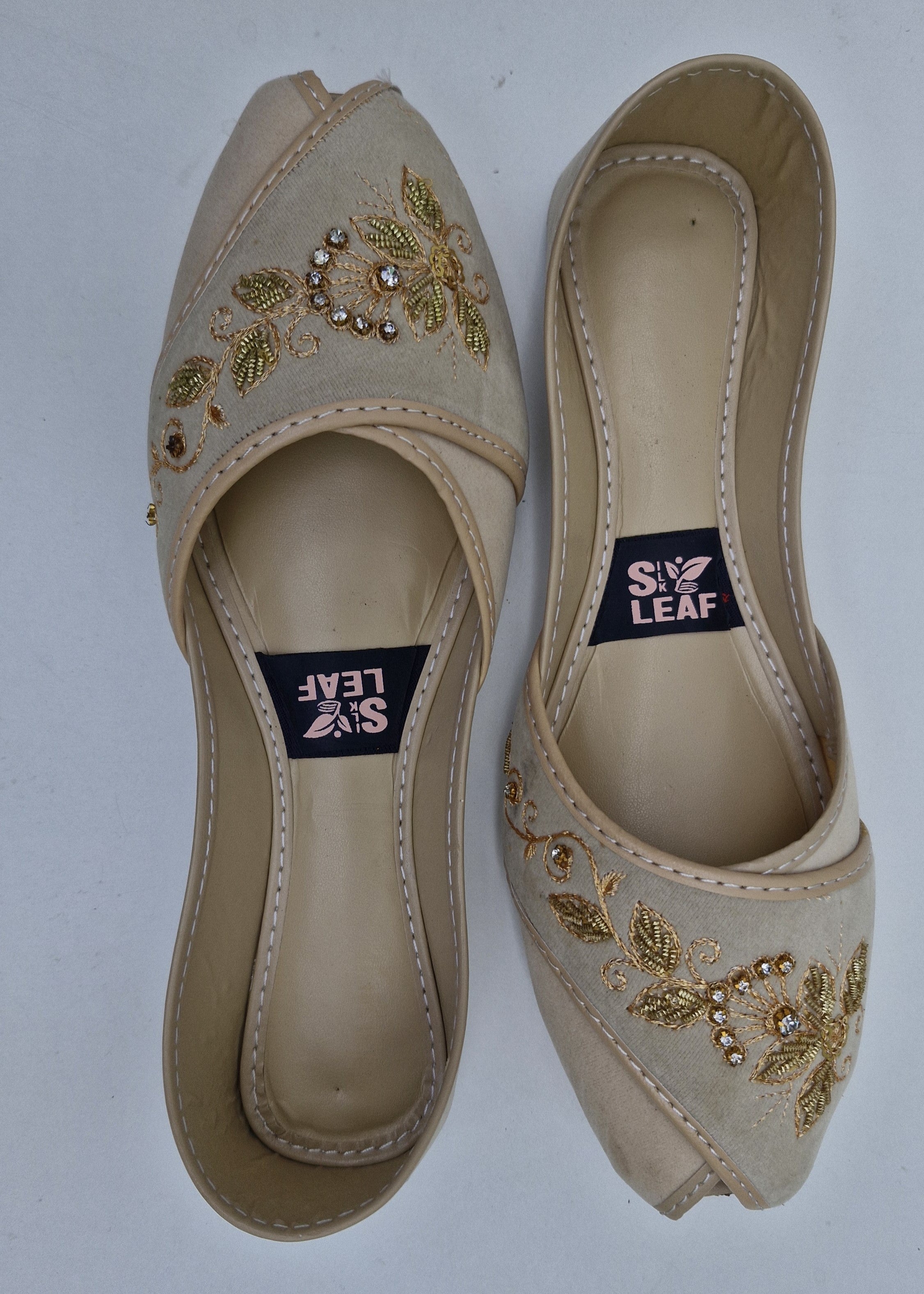 Khussa in Cream by - High Quality Women Khussa LUQ6012