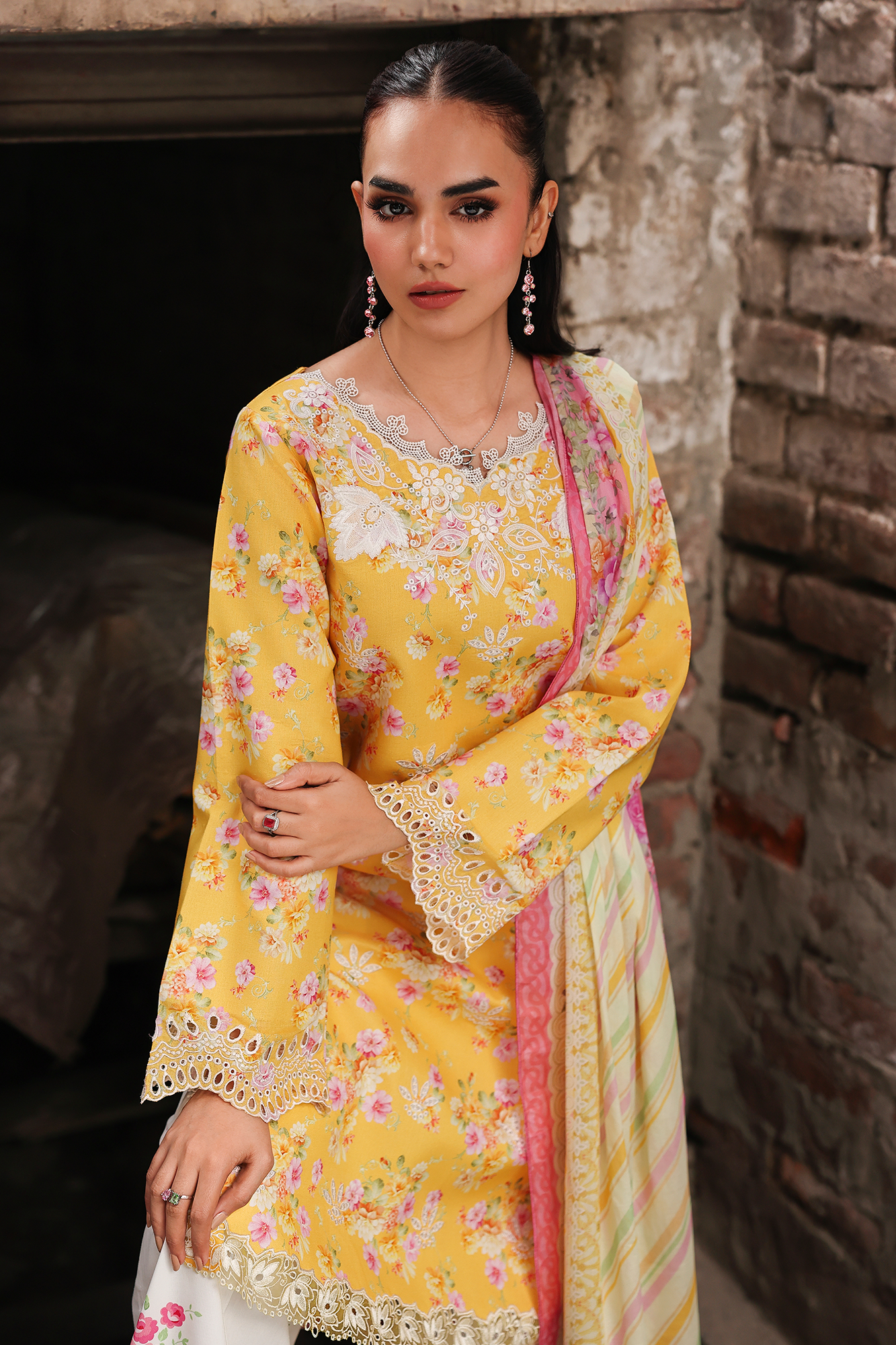 Floral Symphony Lawn – V2-07