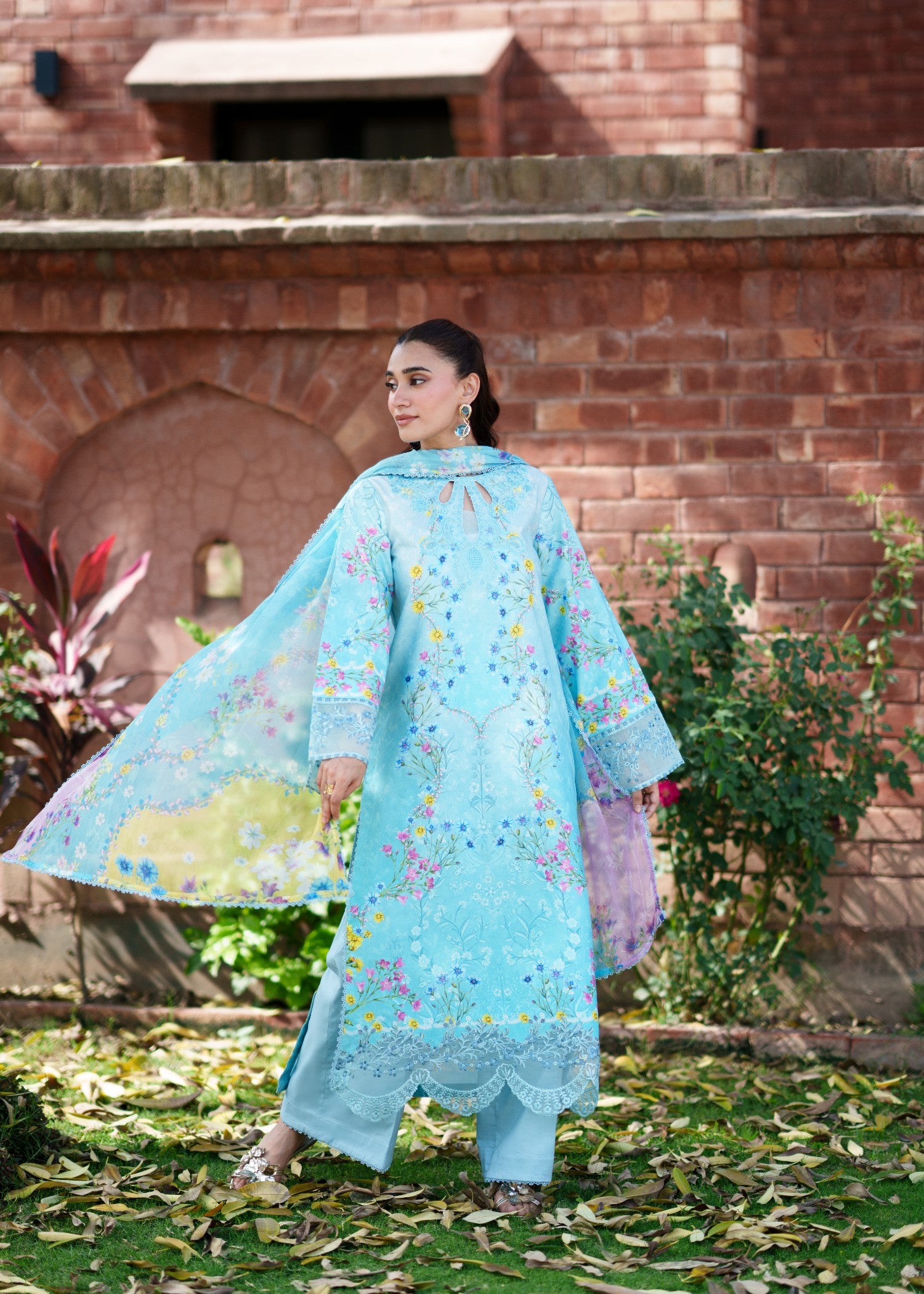 lawn Kurta Set in Electric blue