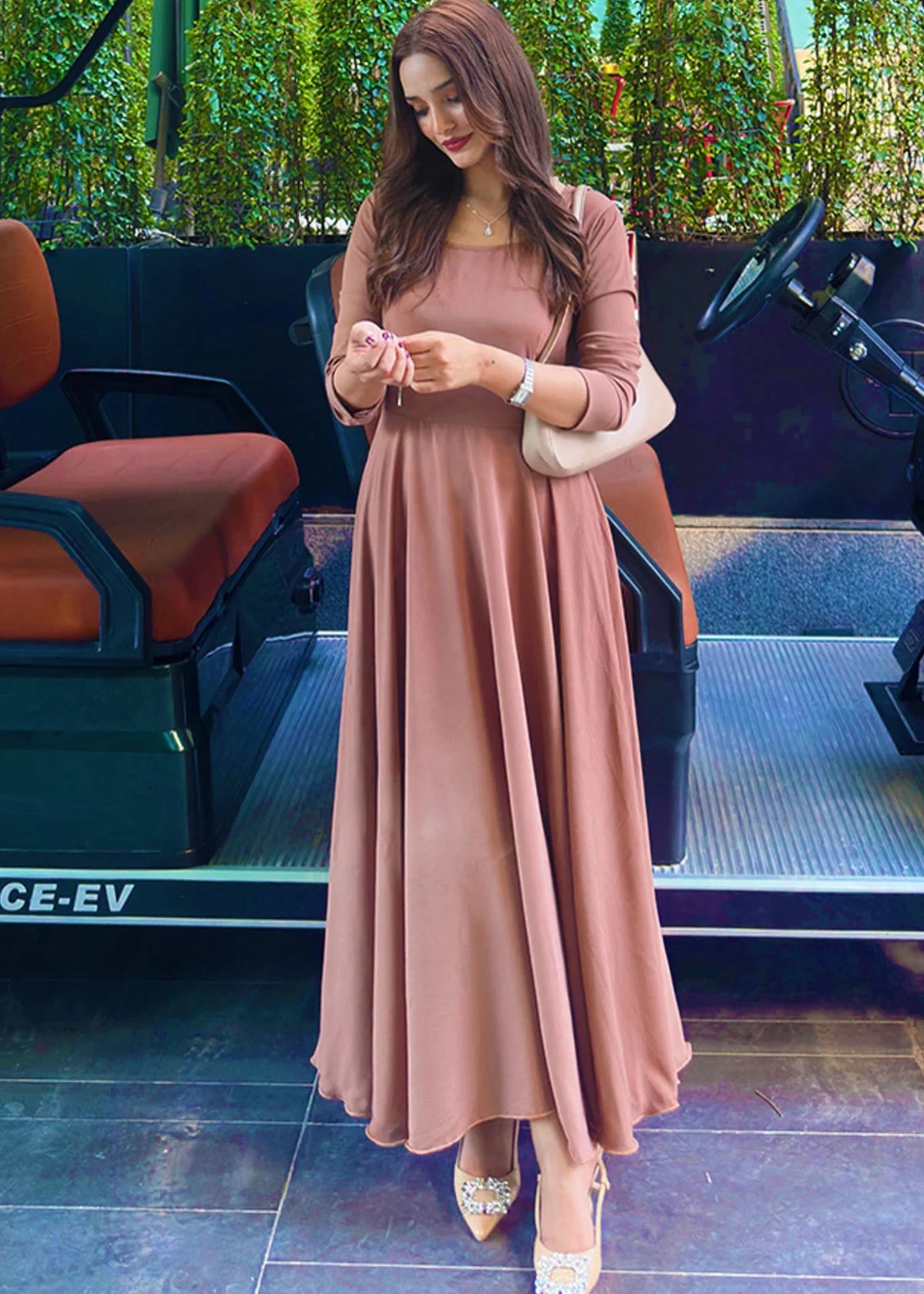 crepe Maxi in Earth brown