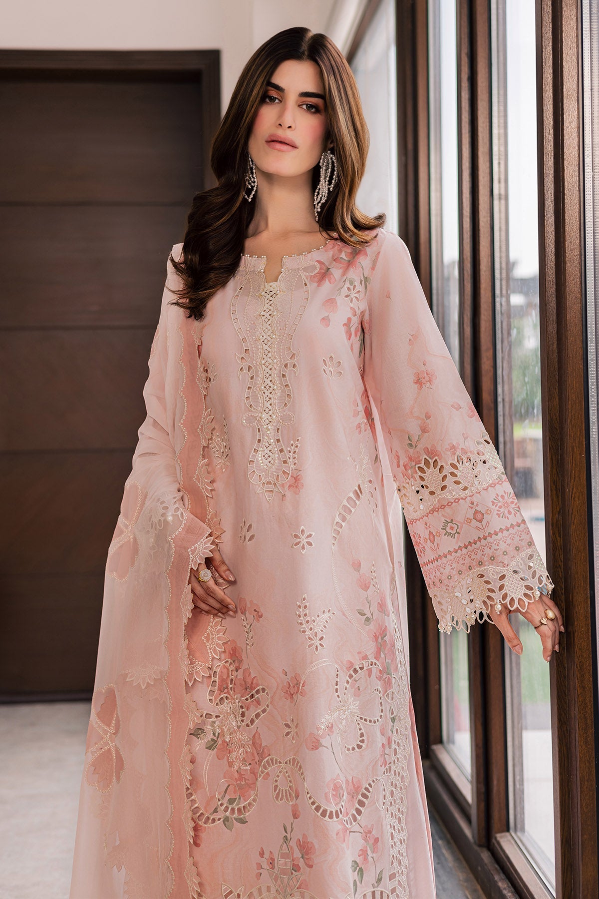 Lily May Lawn – NE-261