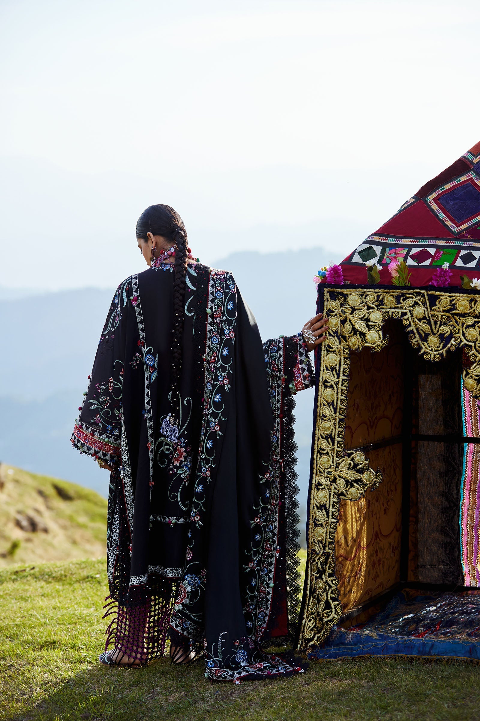 Kashmee Luxury Eid Lawn – ZABAR (EL26-01 A)