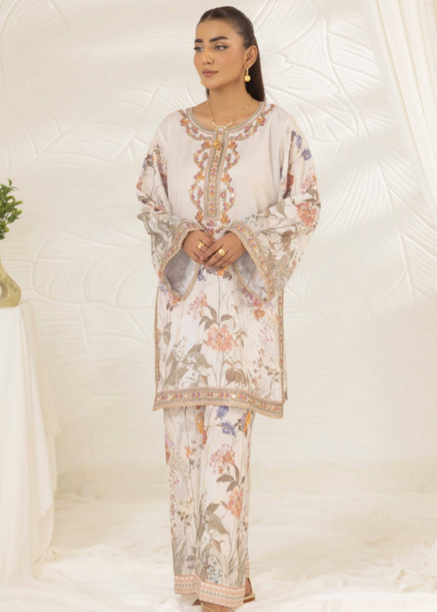 poly organza Kurta Set in Multi