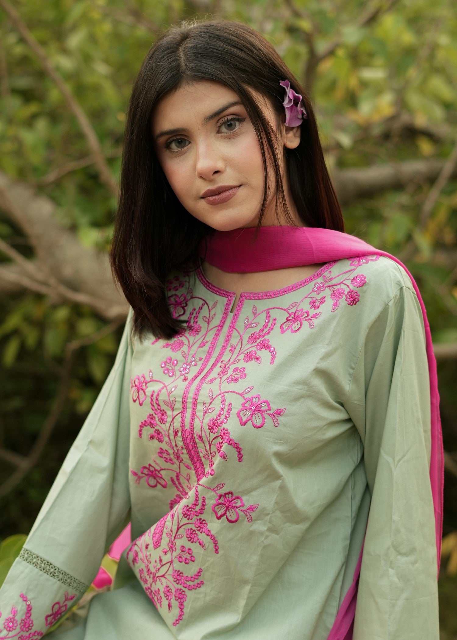 lawn cotton Kurta Set in Pistachio green
