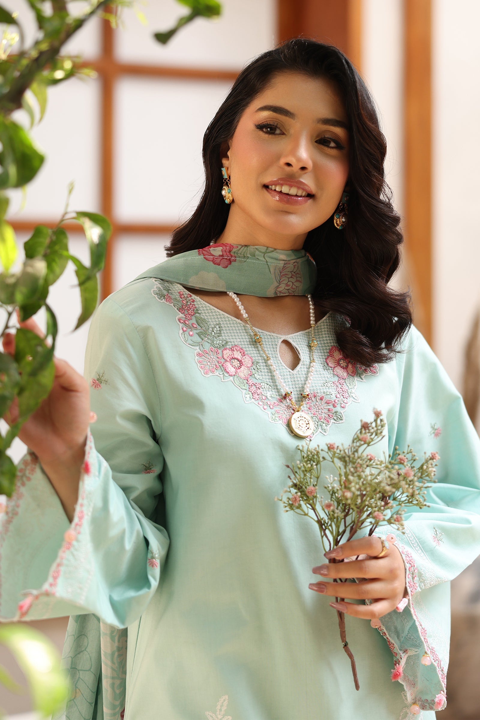 Raaya Rameen Lawn – AZURE