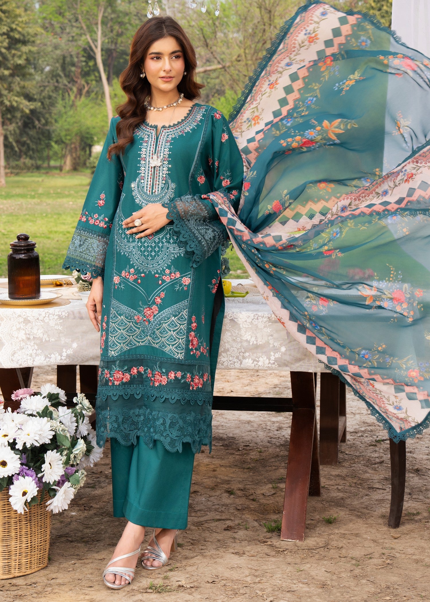 lawn Kurta Set in Pine green