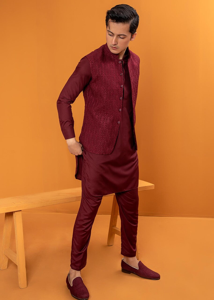 wash & wear Waistcoat in Maroon - view 2