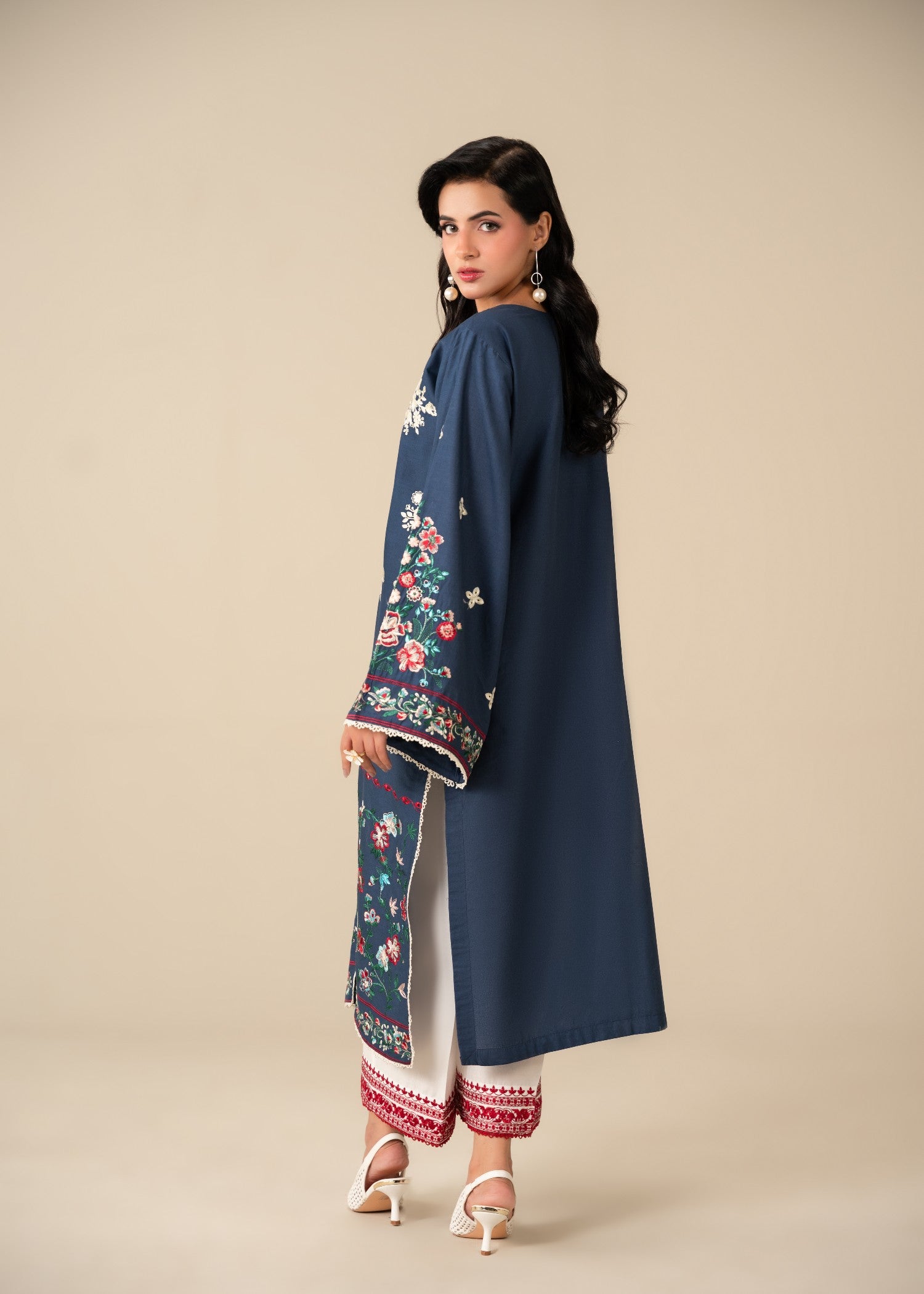 lawn Kurta Set in White, midnight blue