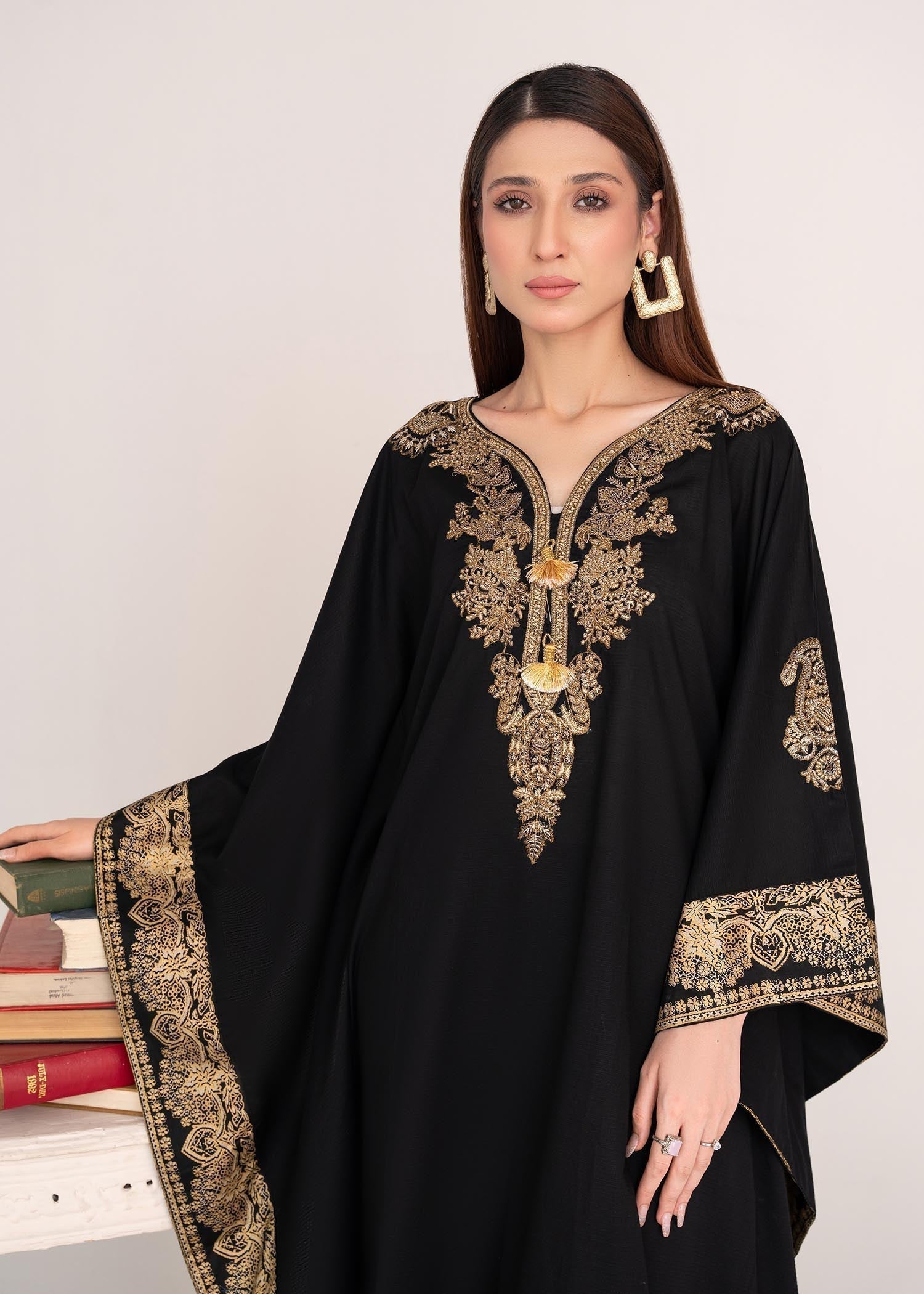 lawn Kaftan in Black