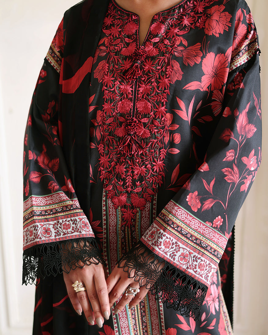 Eclat Garden Printed Lawn – Iris Garden