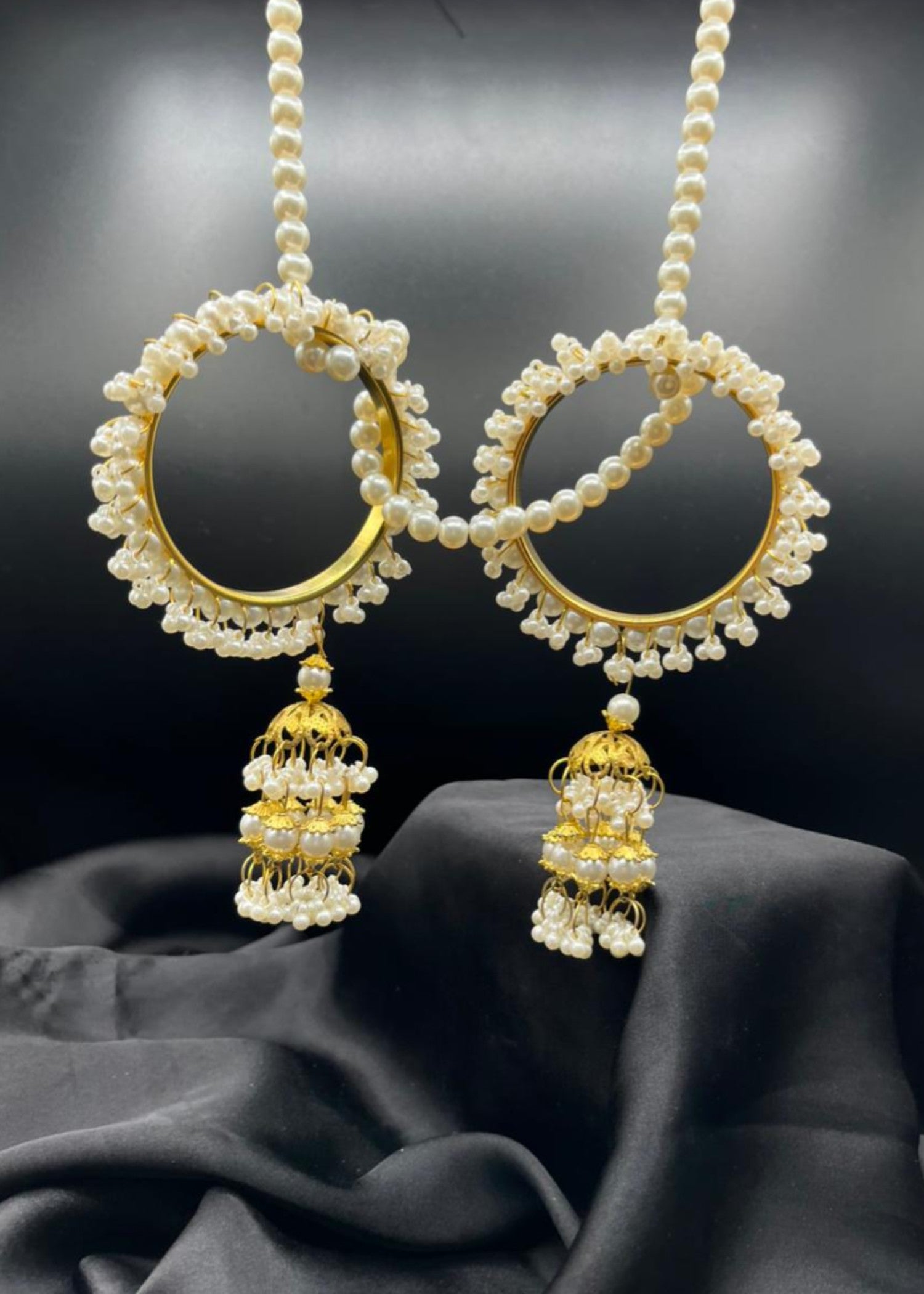 Bangles in White Color by - Trendy Women Bangles RJL7090