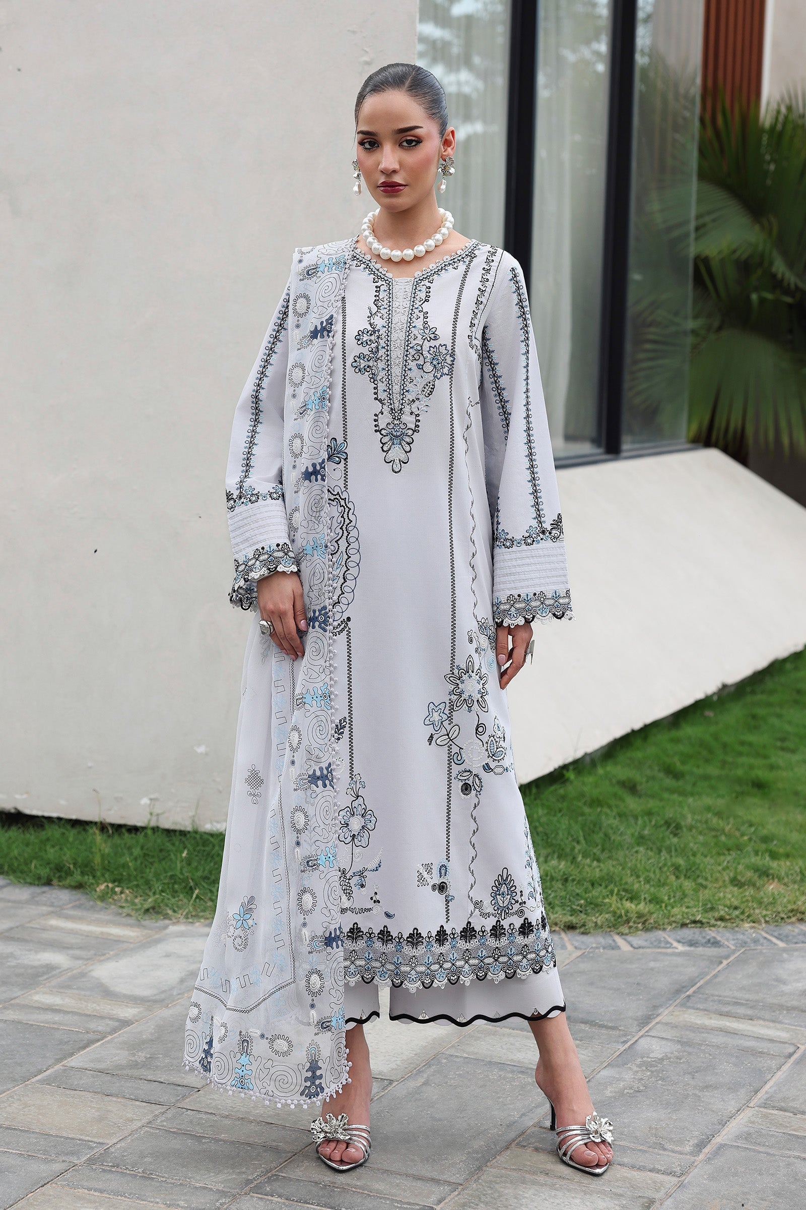 Qline Lawn Drop II – QKL-03 SAMIA