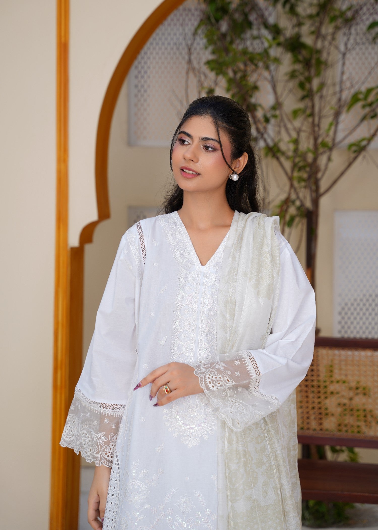 zari lawn Kurta Set in Off-white