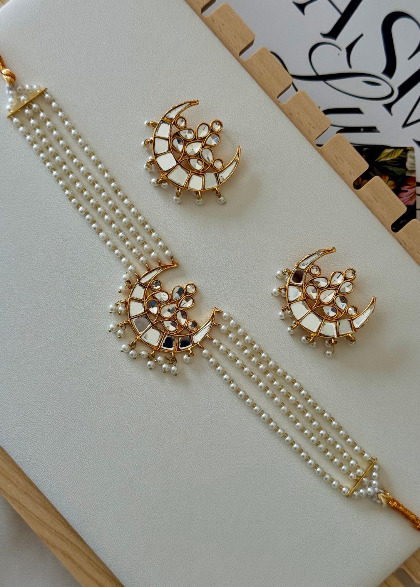 Choker in Pearl white, gold Color by - Trendy Women Choker MTR5332