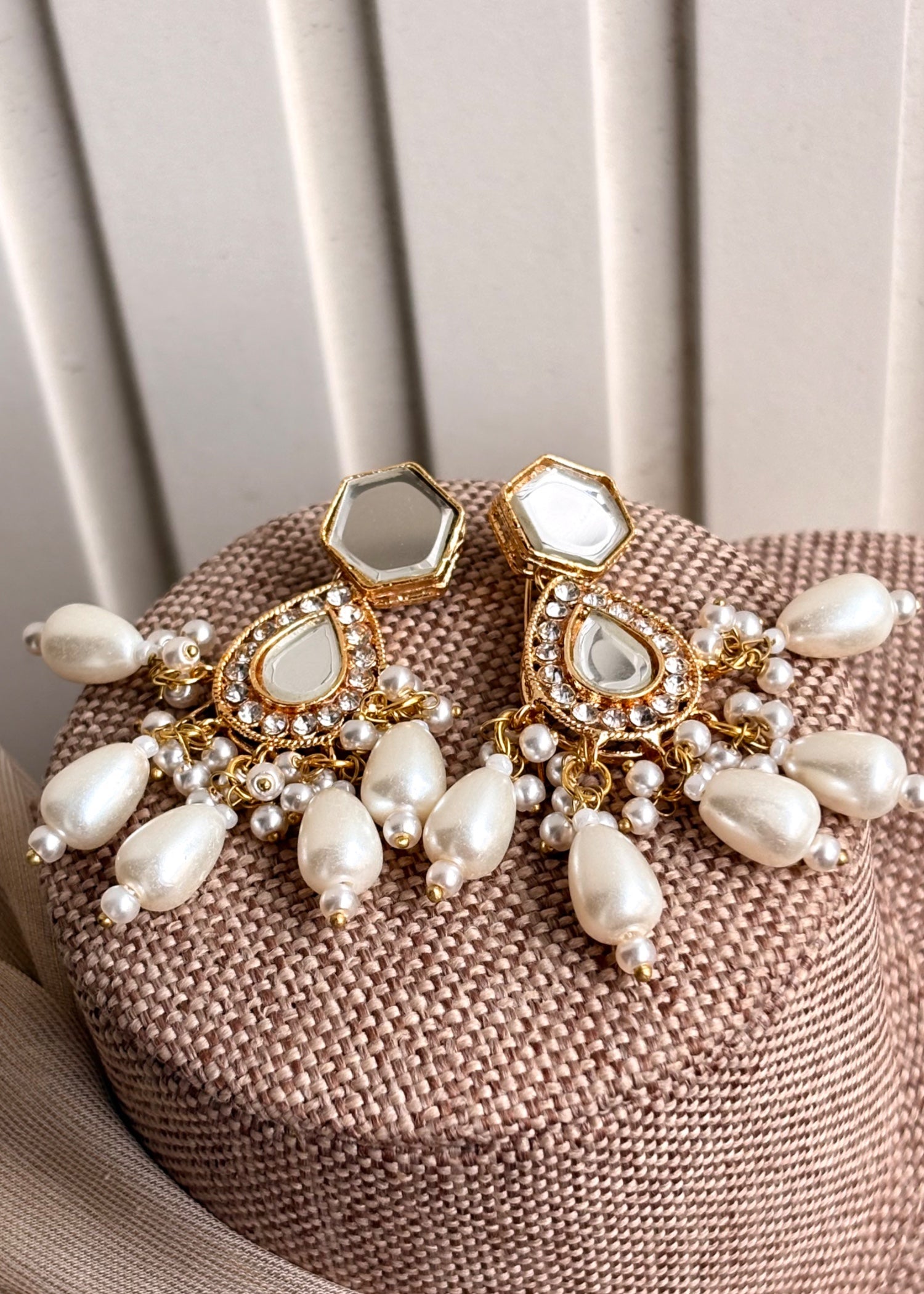 Jewelry Set in White Color by - Trendy Women Jewelry Set GOD4993
