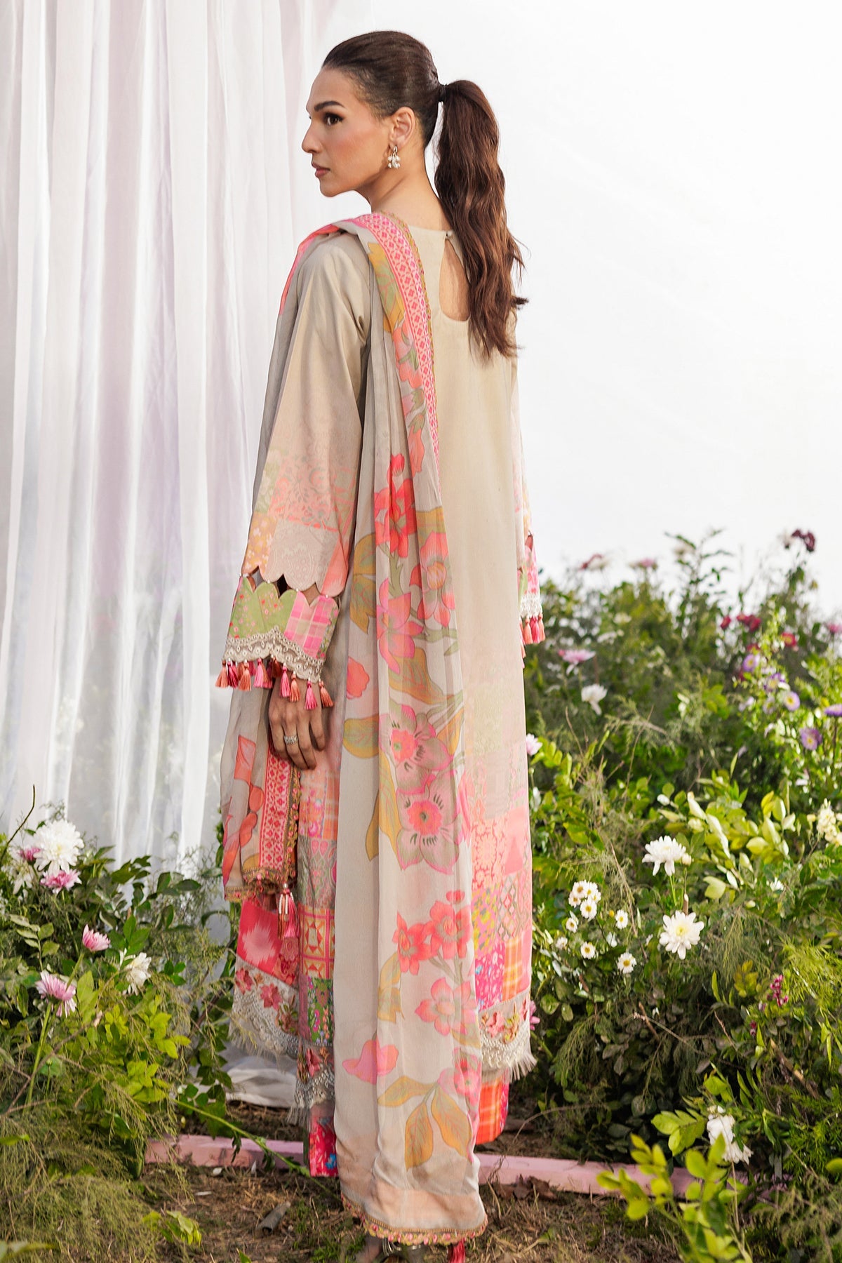 Rang-e-Bahar Lawn – CRB6-05