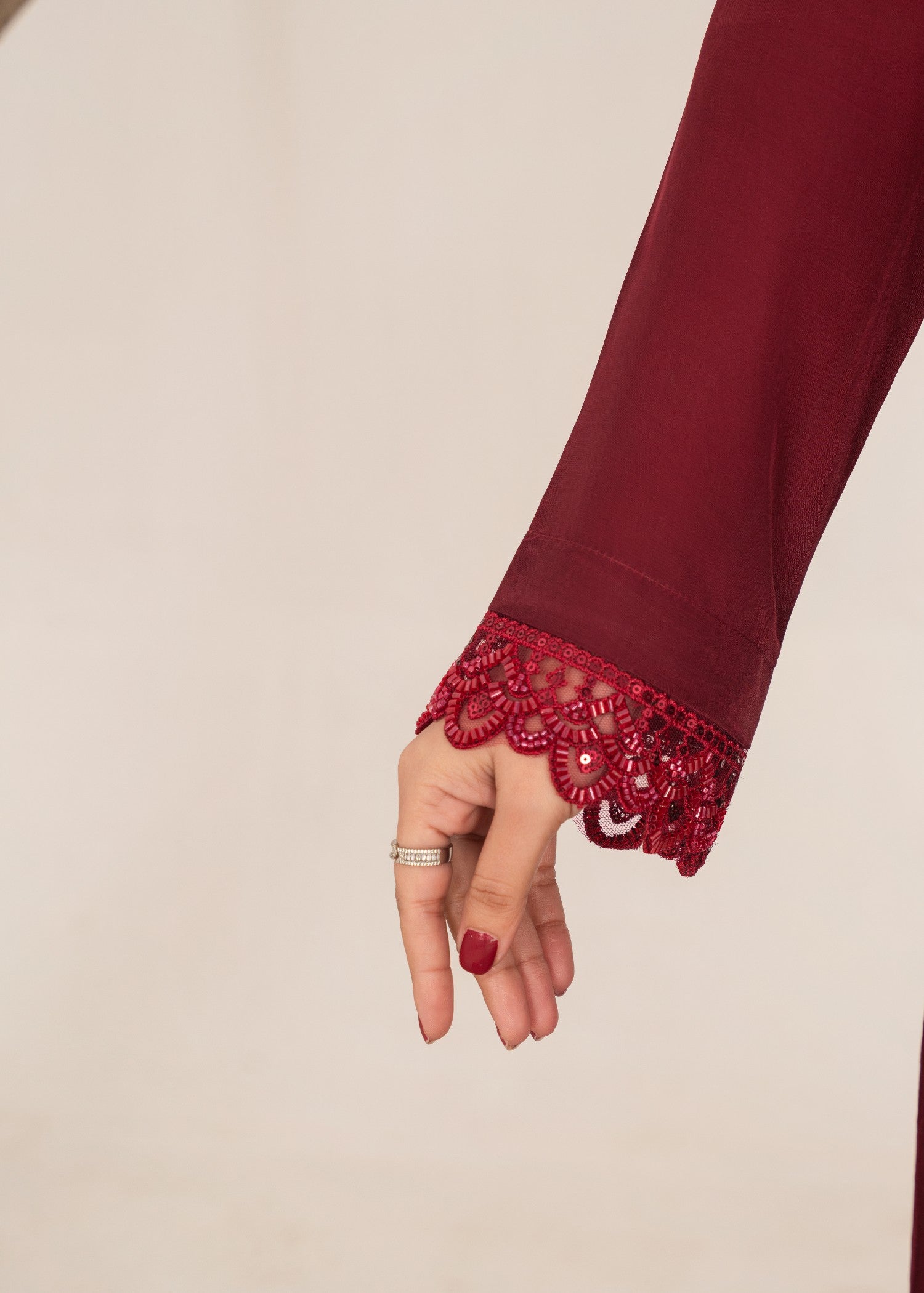 grip Kaftan in Maroon