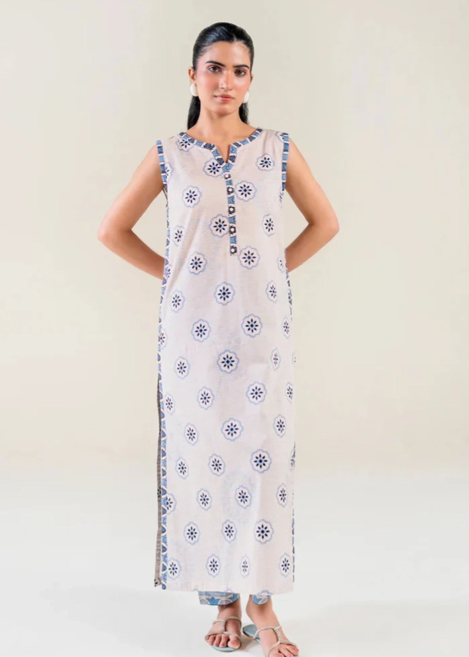 lawn Kurta Set in Pearl white