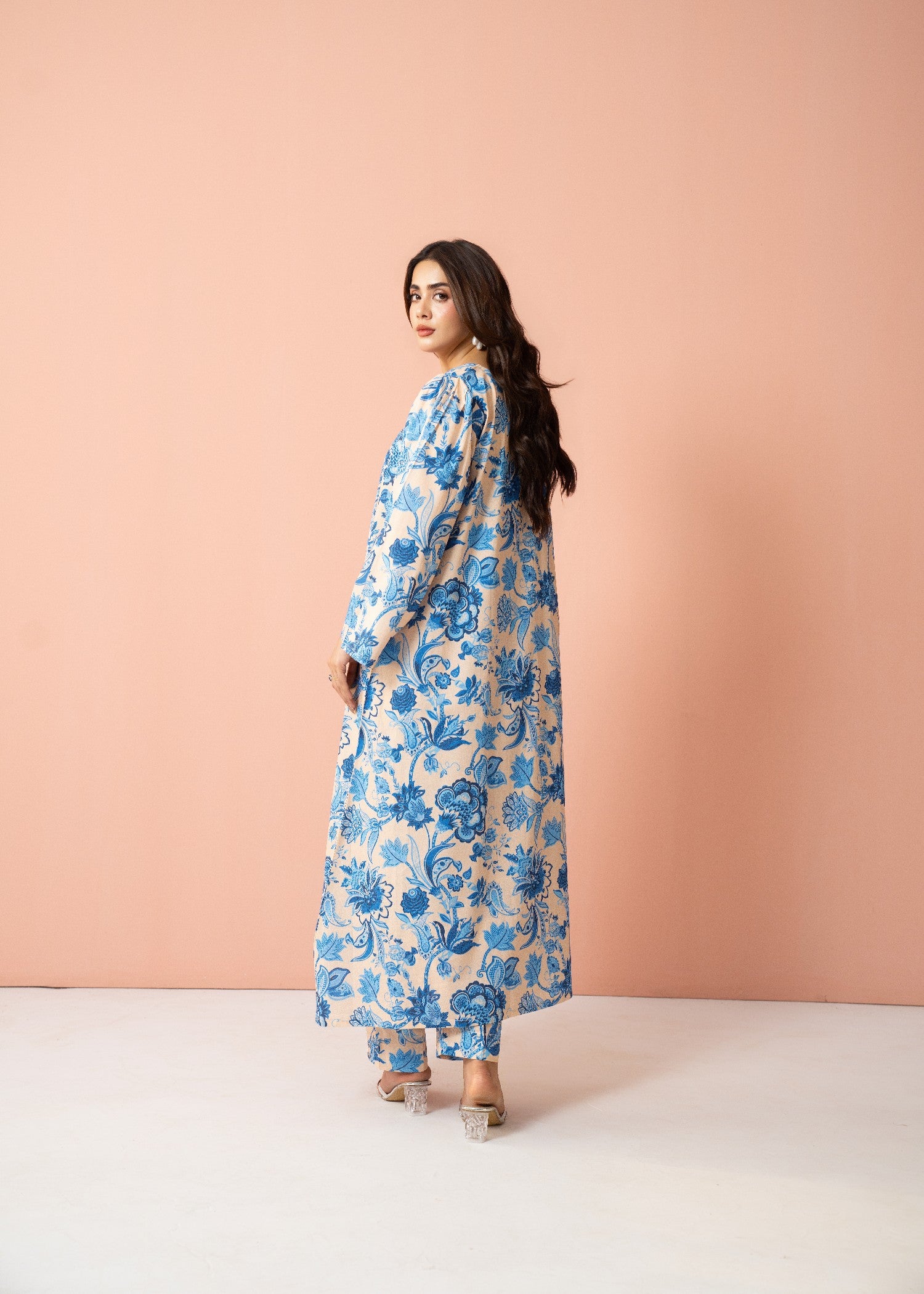 lawn cotton Pishwas in Ivory, baby blue