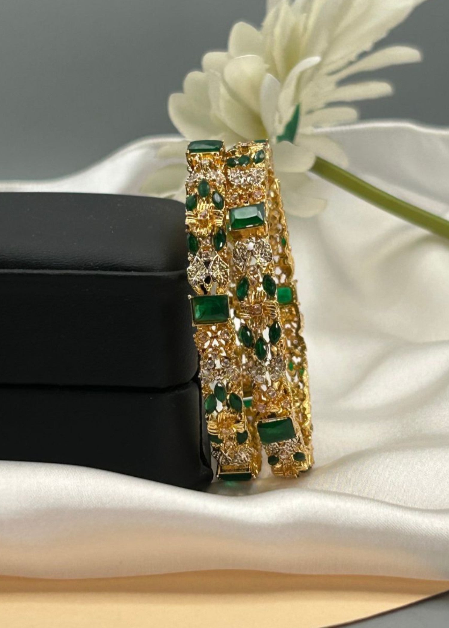 Bangles in Green Color by - Trendy Women Bangles CUO8839