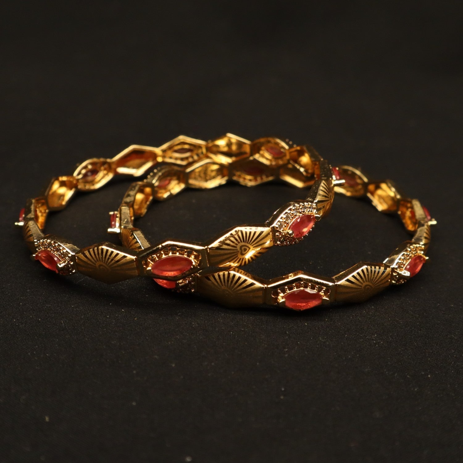 Bangles in Red Color by - Trendy Women Bangles HSO4858