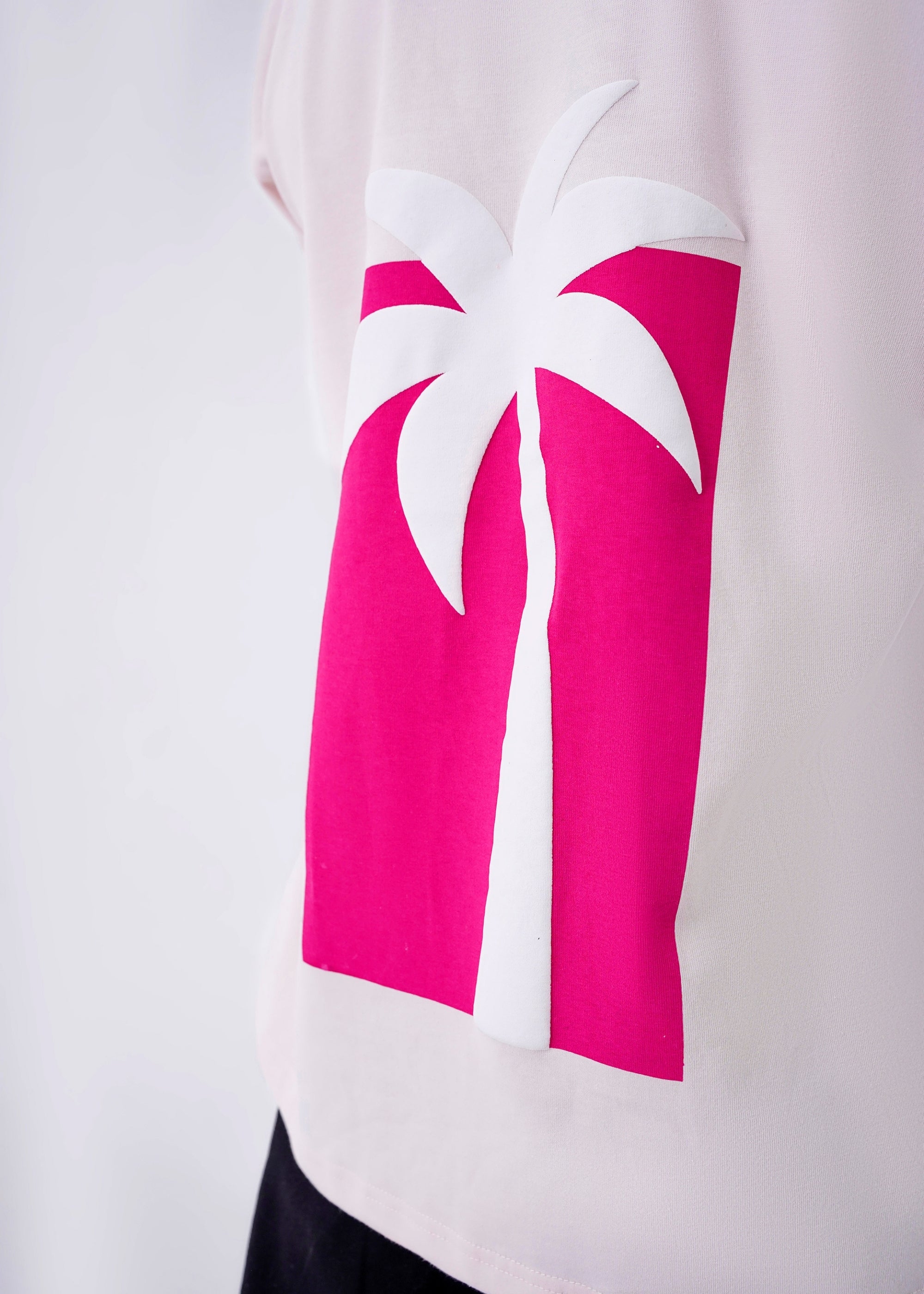 cotton T Shirt in Pink by Girafits