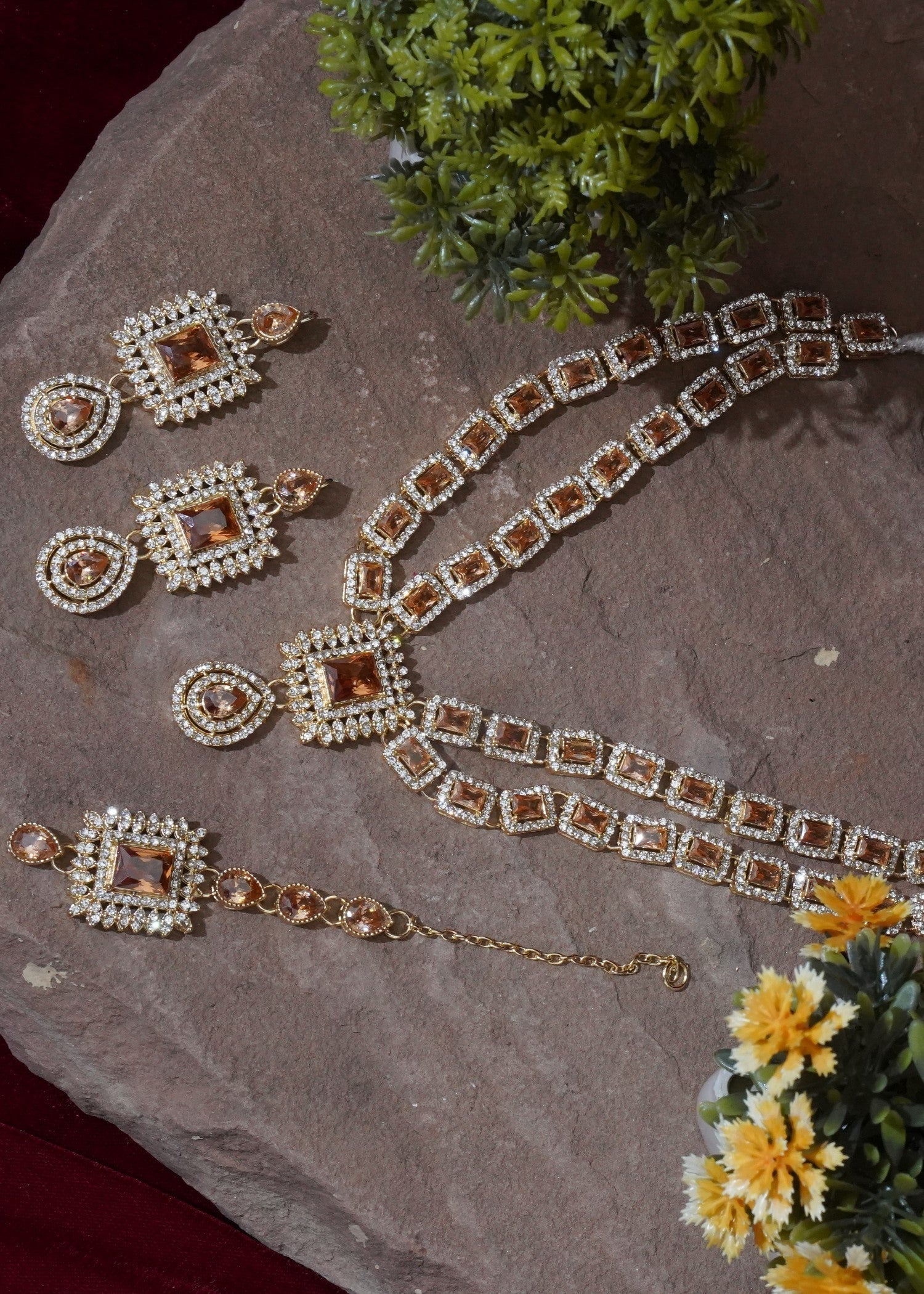 Jewelry Set in Champagne Color by - Trendy Women Jewelry Set NLN3028