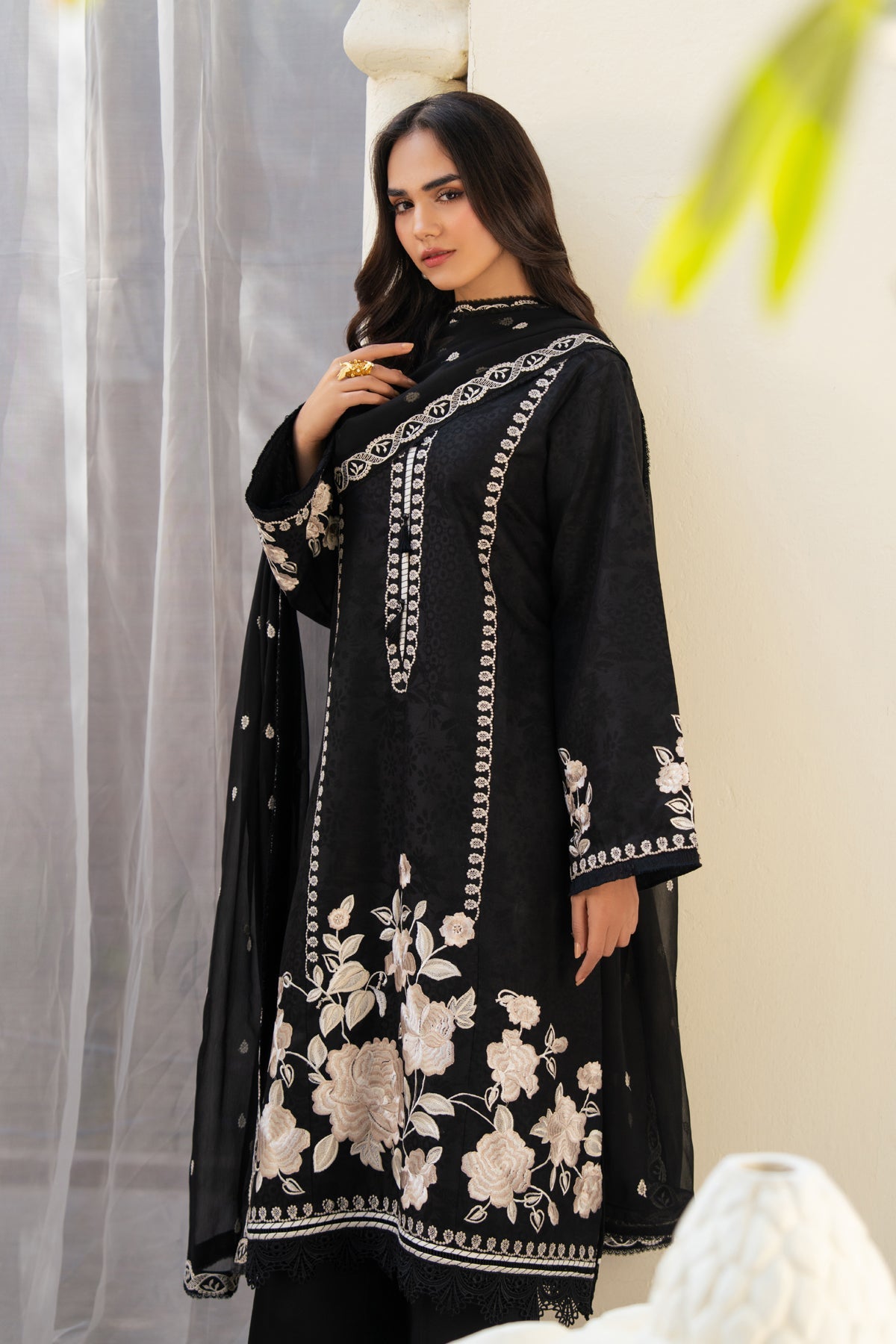 Eid Edit Lawn – AMARIS