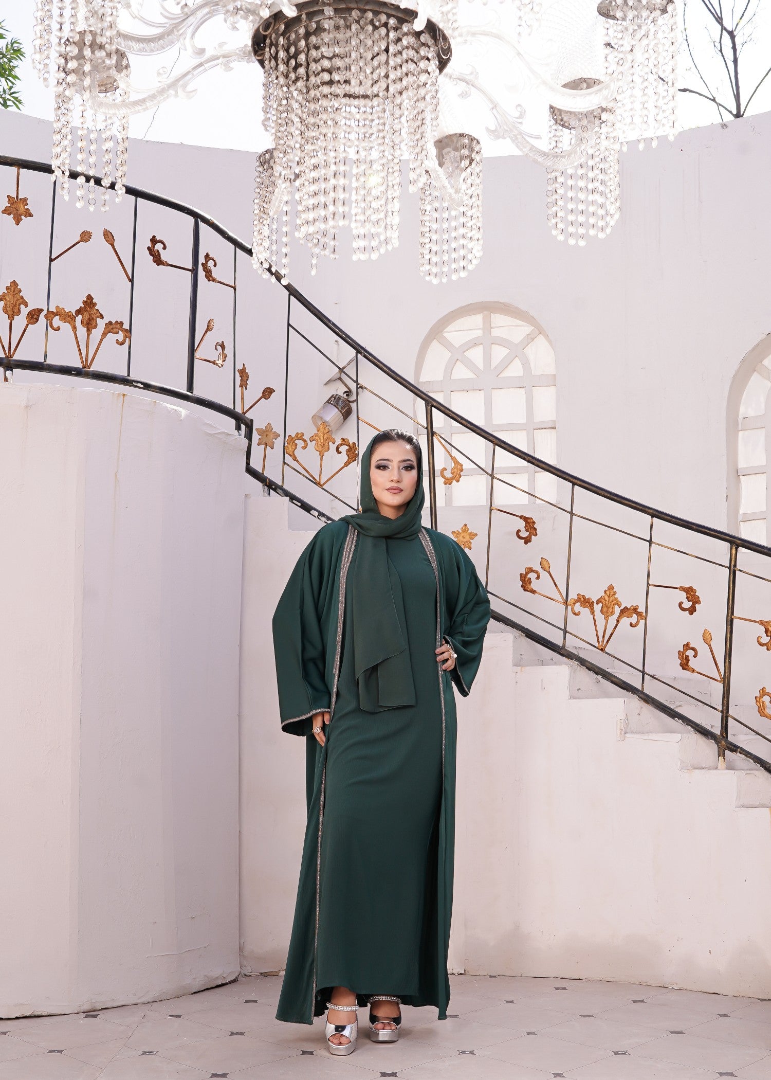 nidha blend Abaya in Bottle green