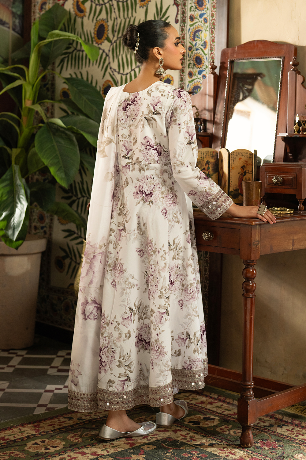 silk finish lawn Pishwas in White