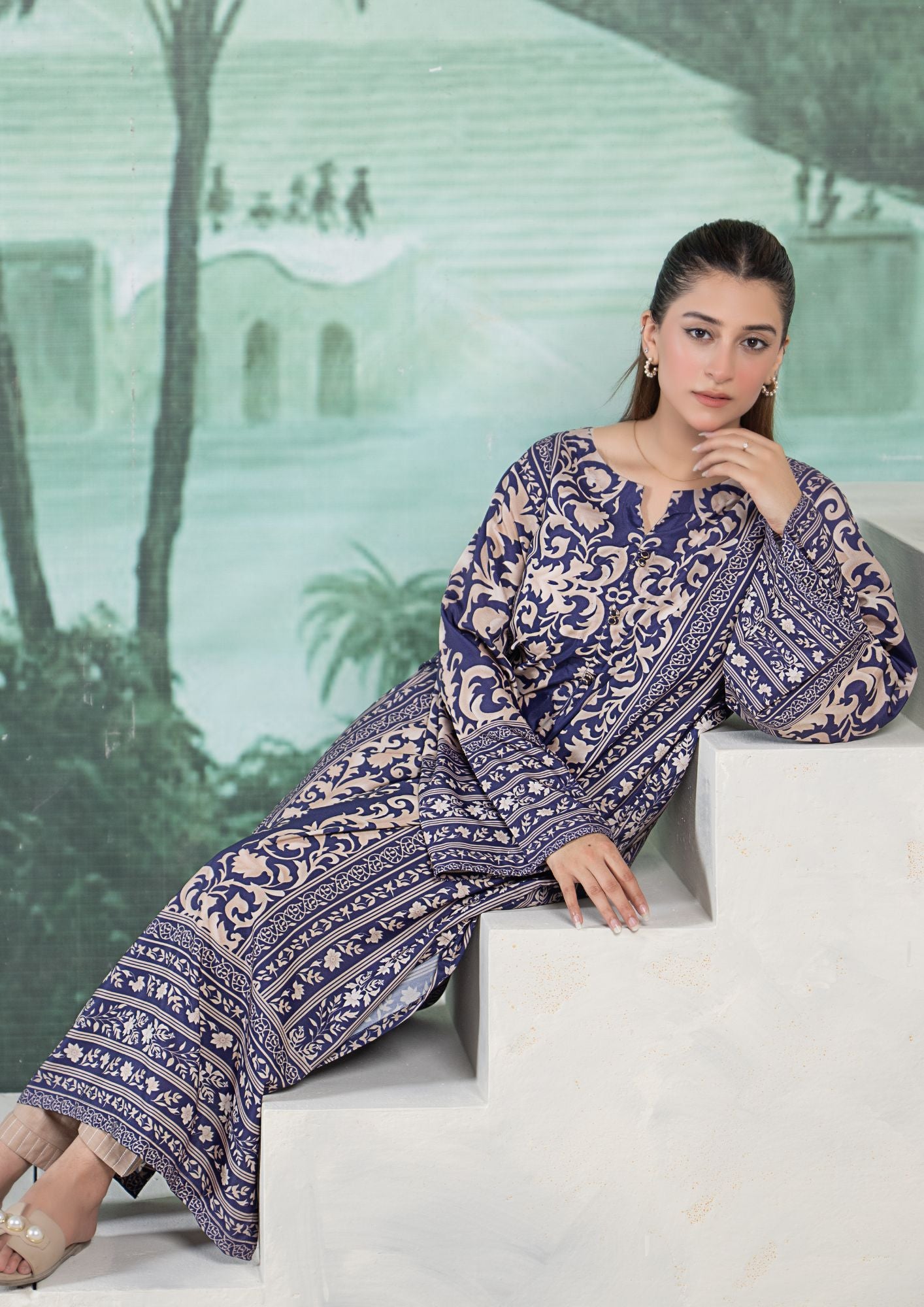 arabic lawn Kaftan in Navy blue