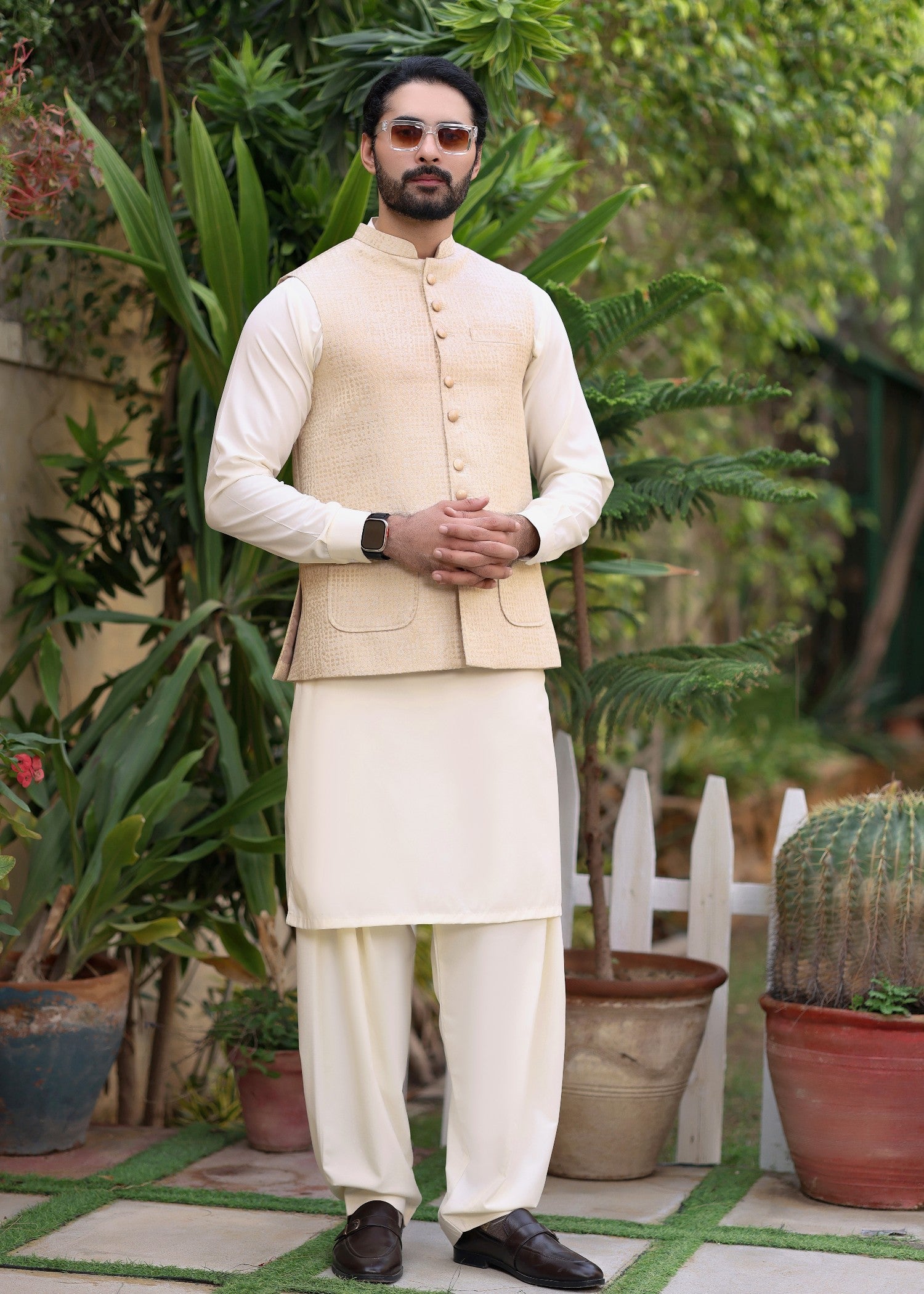 suiting Waistcoat in Gold