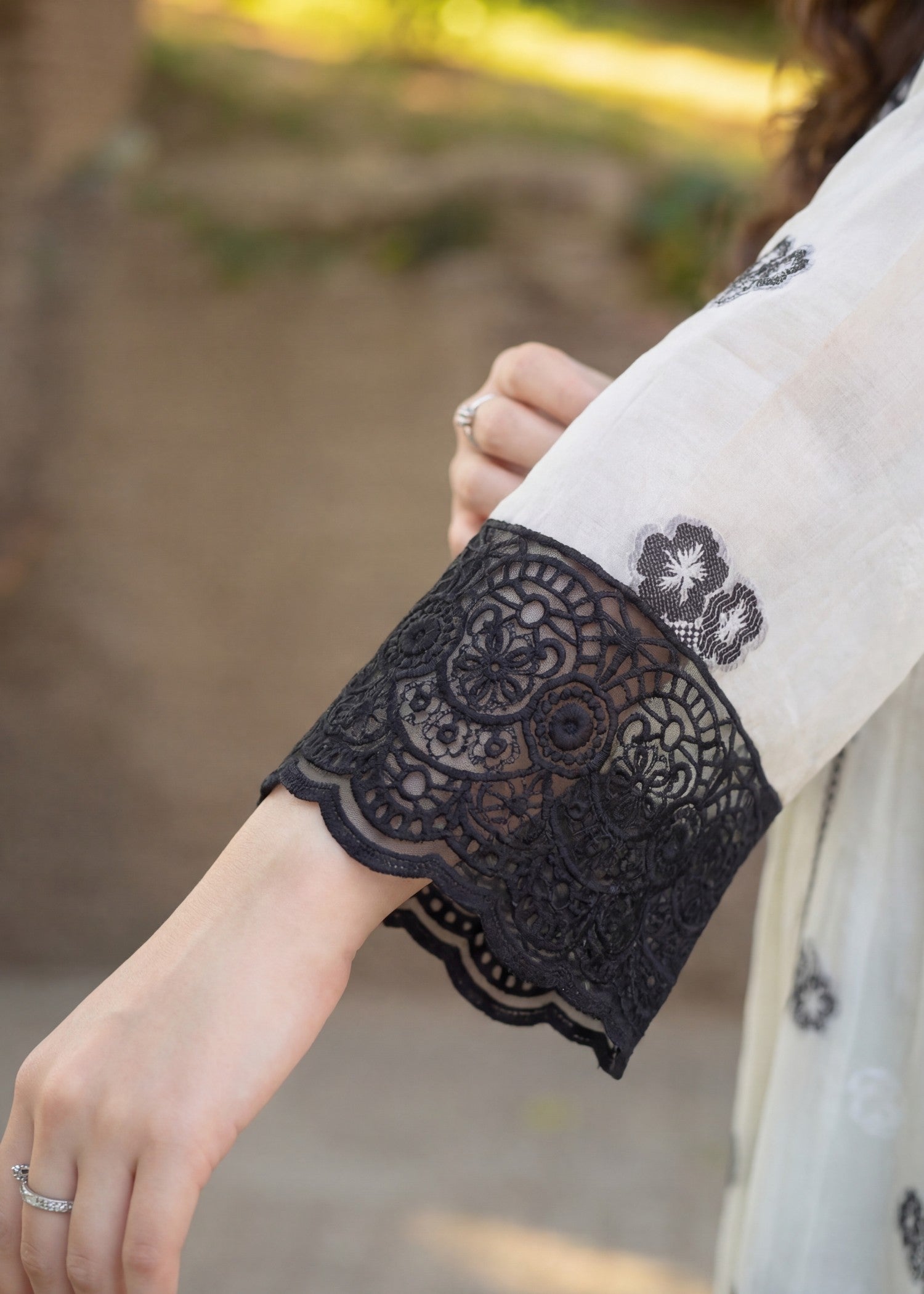 jacquard Pishwas in White