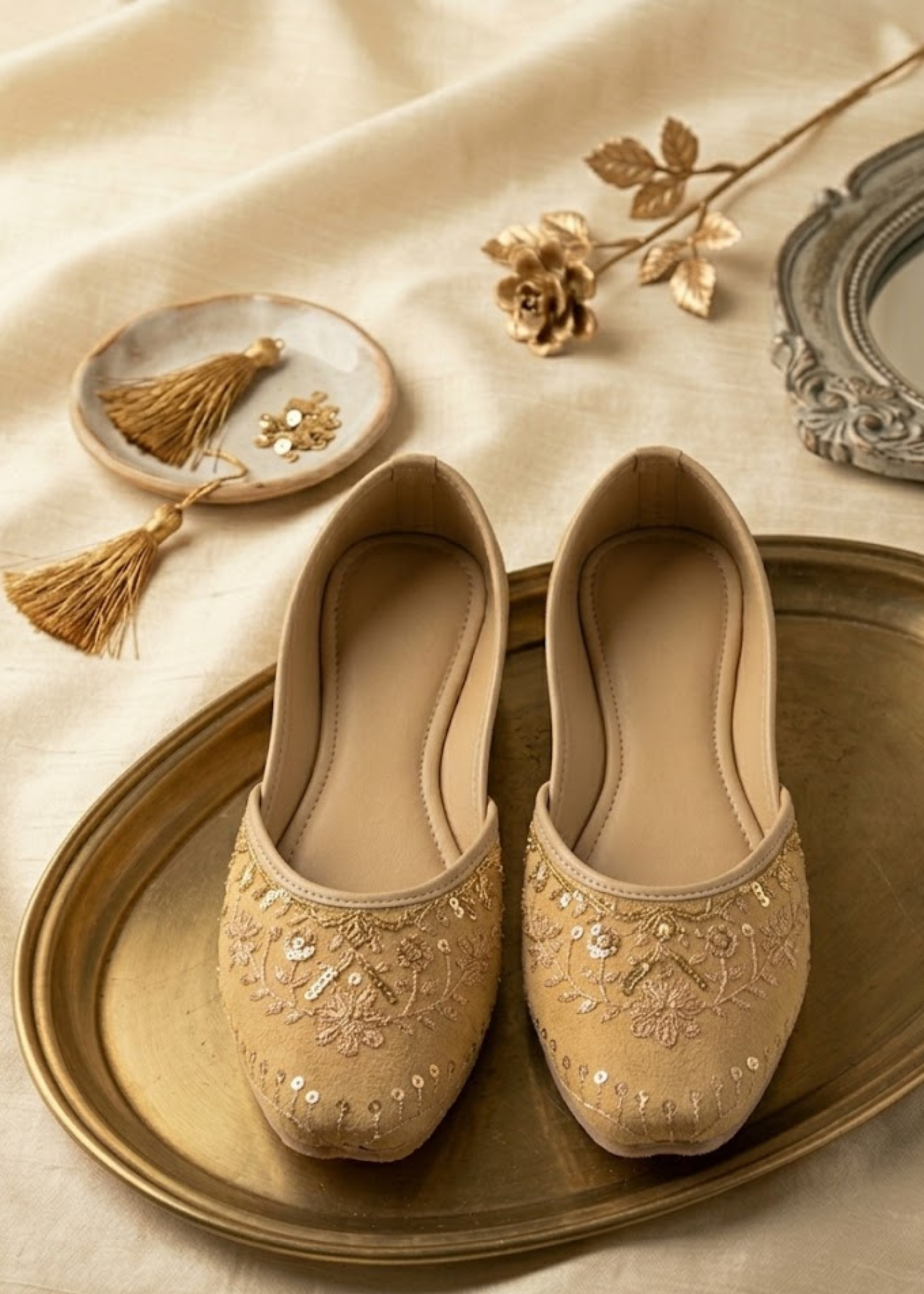 Khussa in Camel brown by - High Quality Women Khussa MIW0202