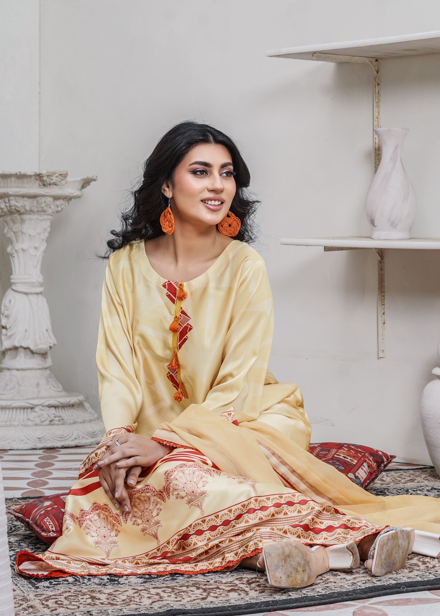 charmuse/shamooz Kaftan in Scarlet, vanilla