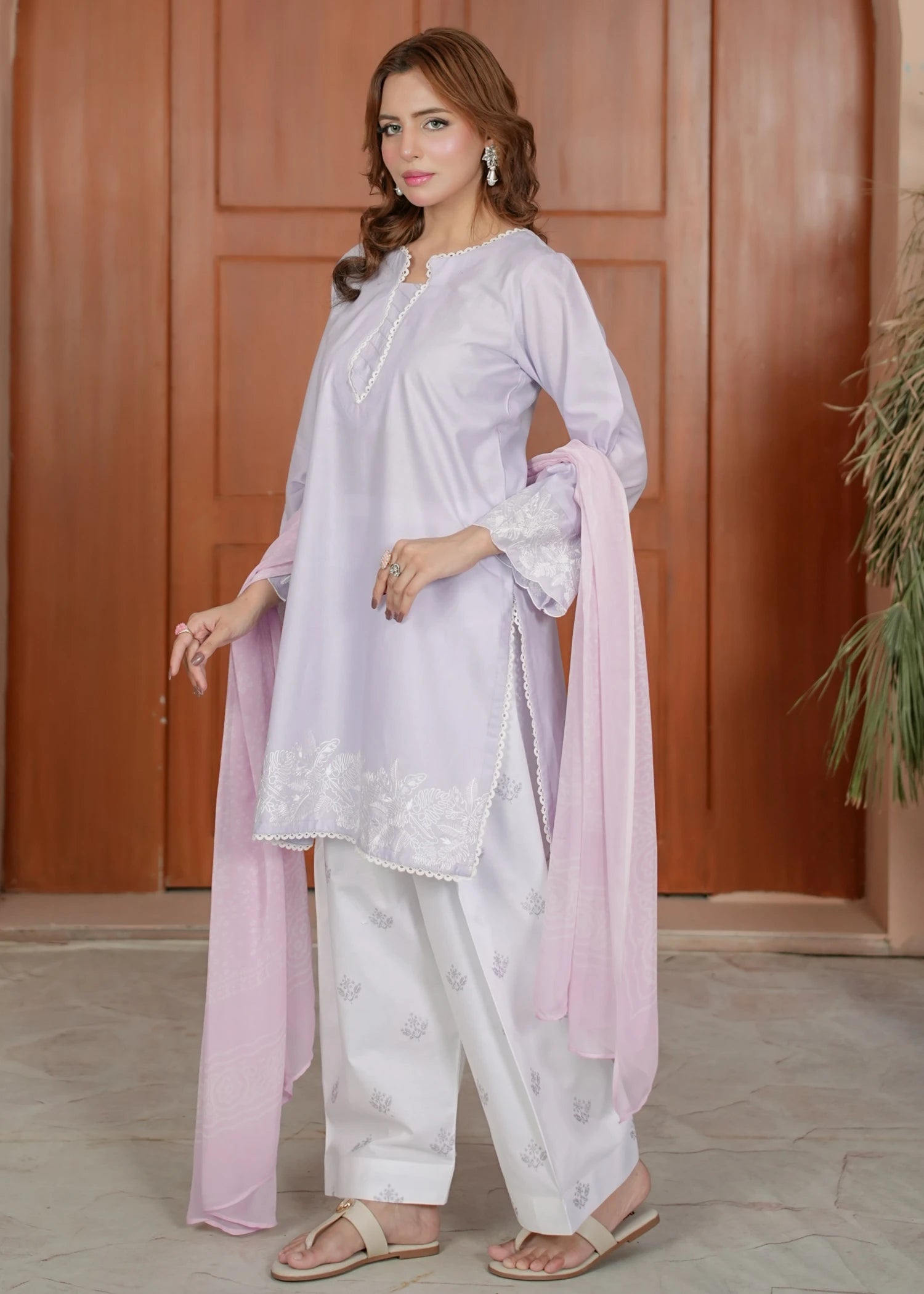 lawn Kurta Set in White, lavender mist