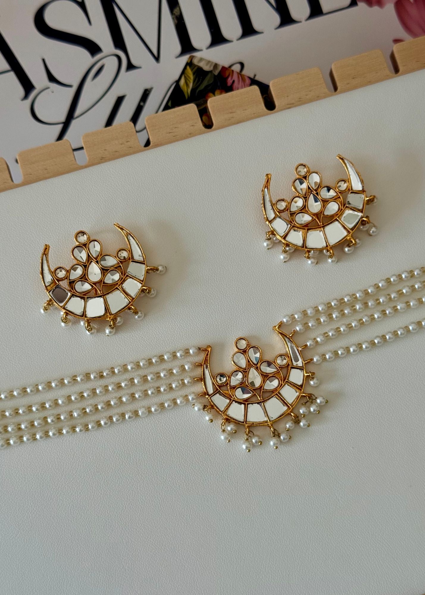 Choker in Pearl white, gold Color by - Trendy Women Choker MTR5332