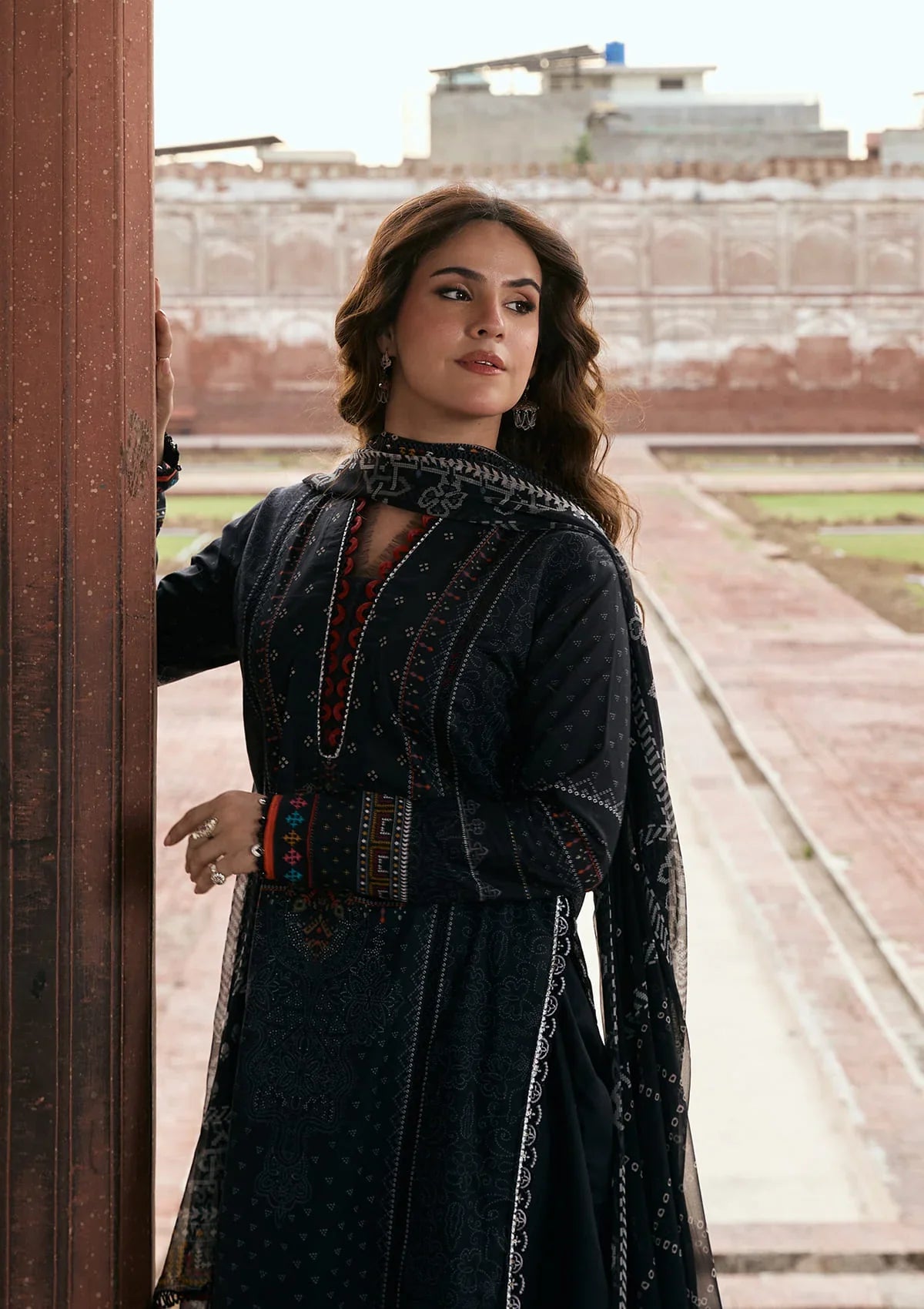 Prints Lawn – KPS-5A GUL-E-SIYAH