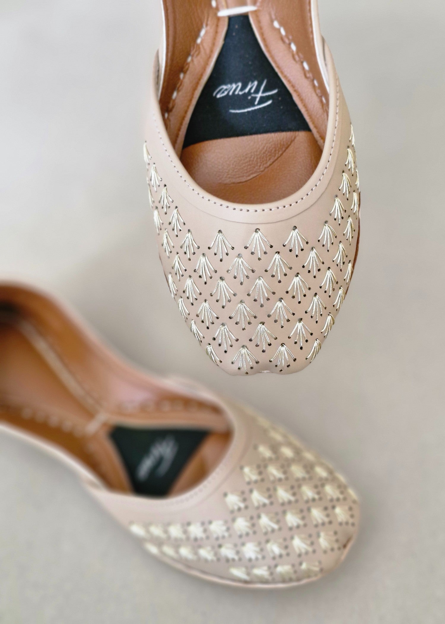 Khussa in Ivory by - High Quality Women Khussa YEV4157
