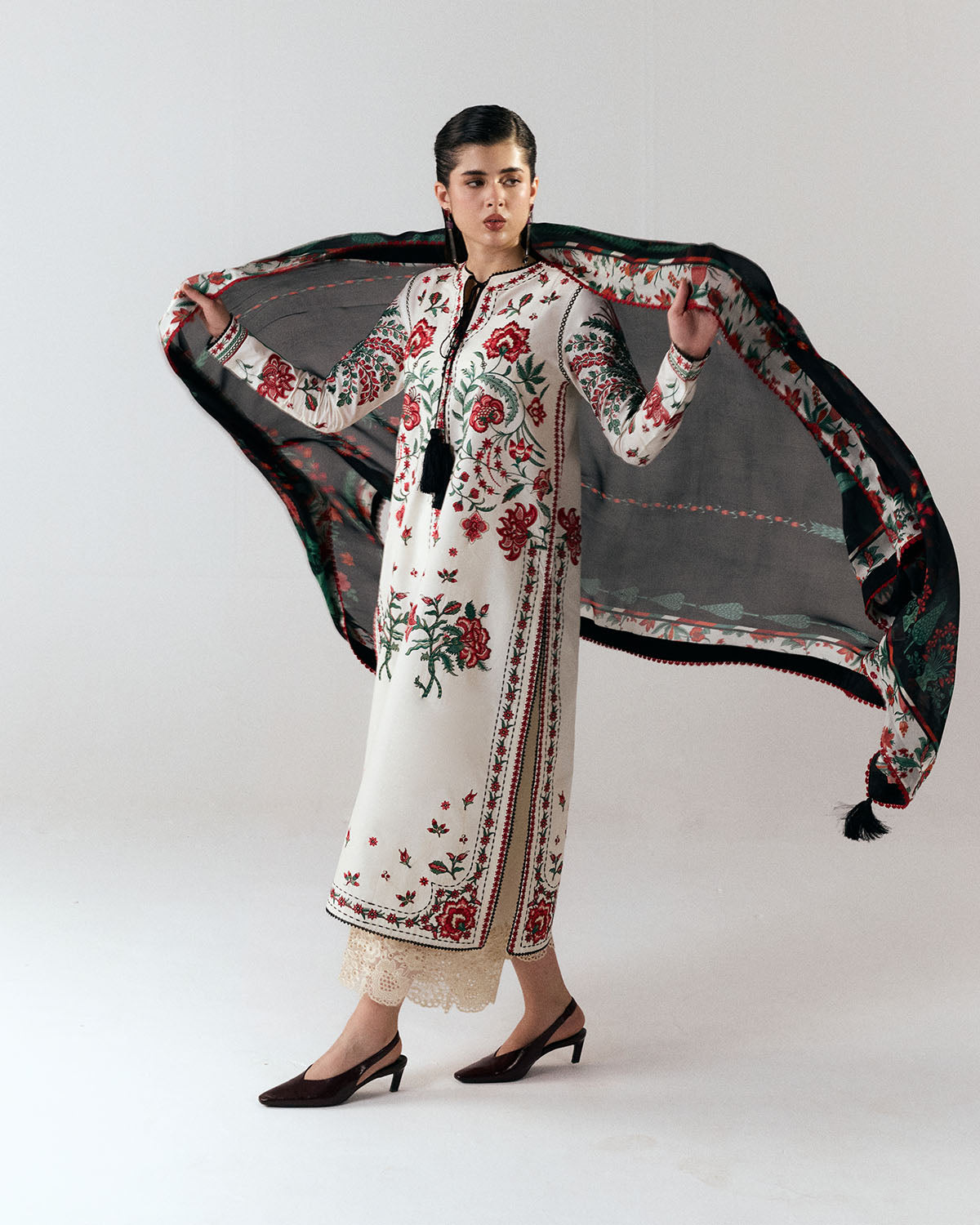 Jugnu Luxury Lawn Edit – Inali