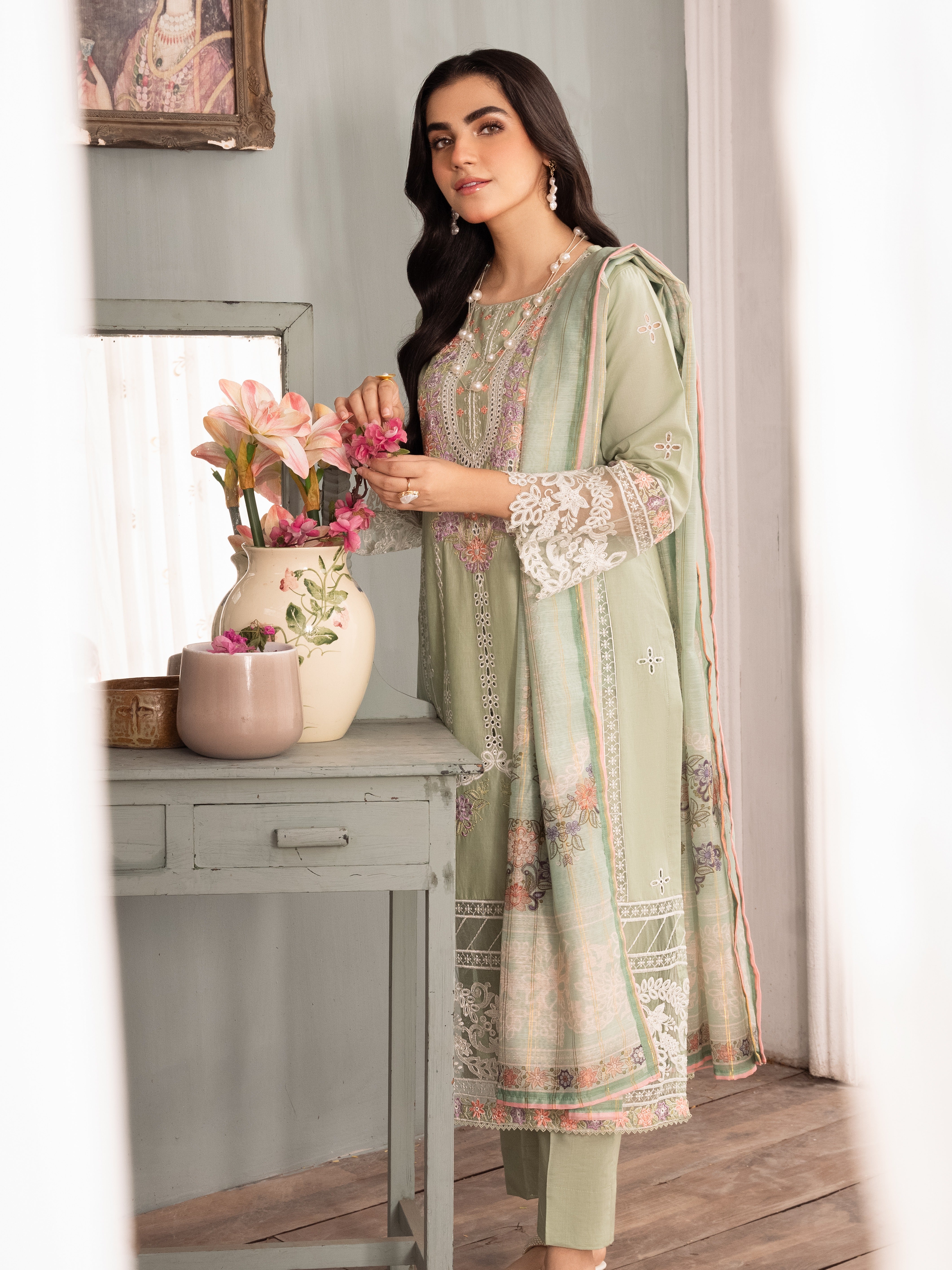 lawn Kurta Set in Pistachio green