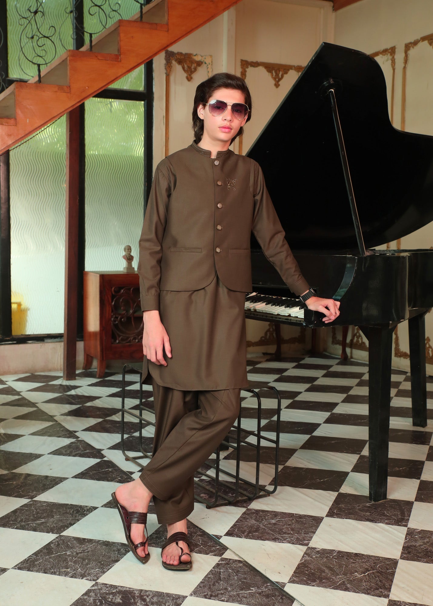wash & wear Waistcoat in Mocha brown