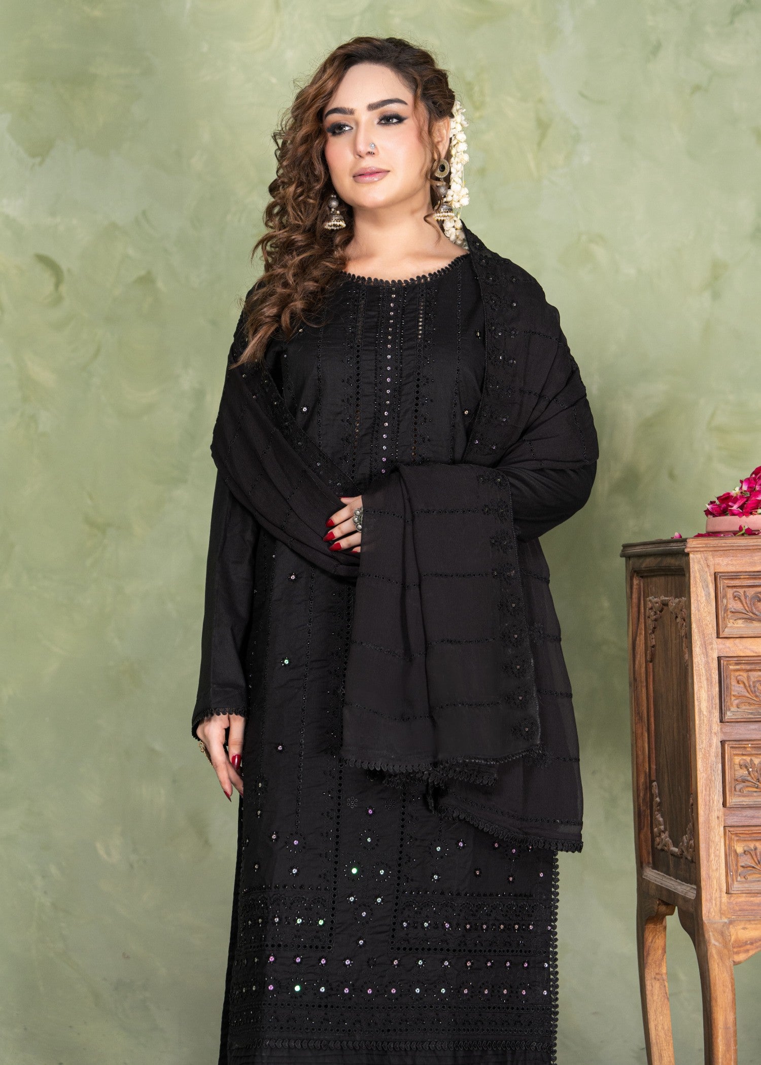 lawn Kurta Set in Black, jet black